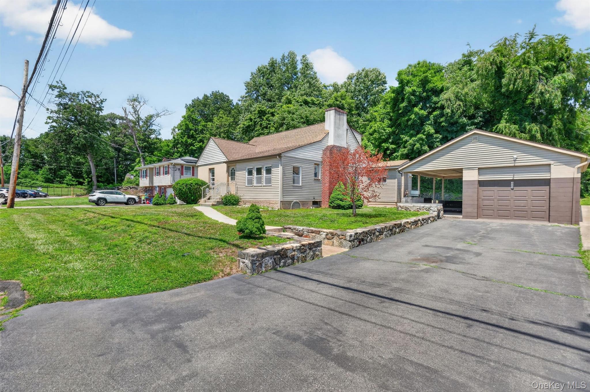 221 1st Street Property Photo 4