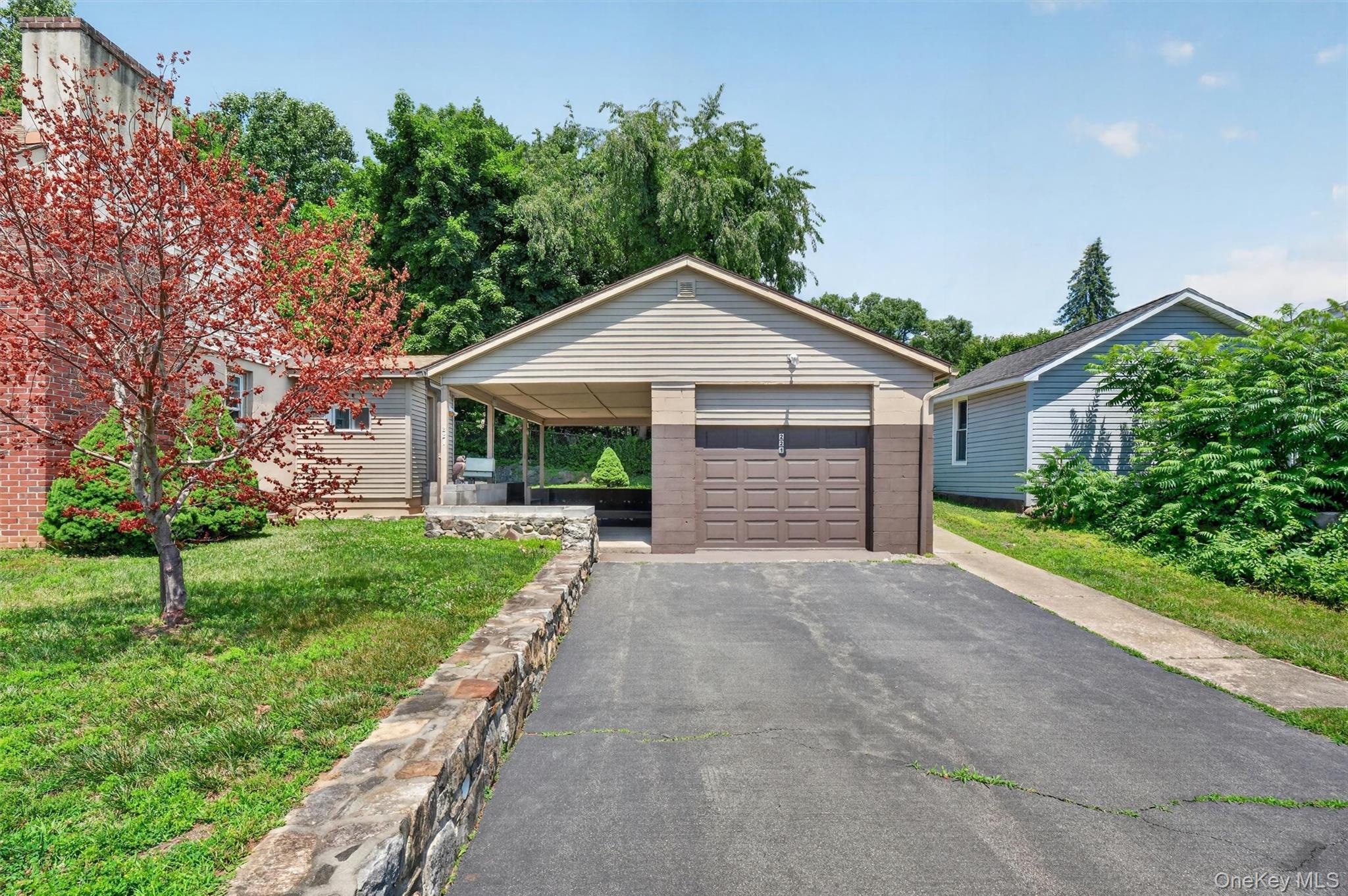 221 1st Street Property Photo 5