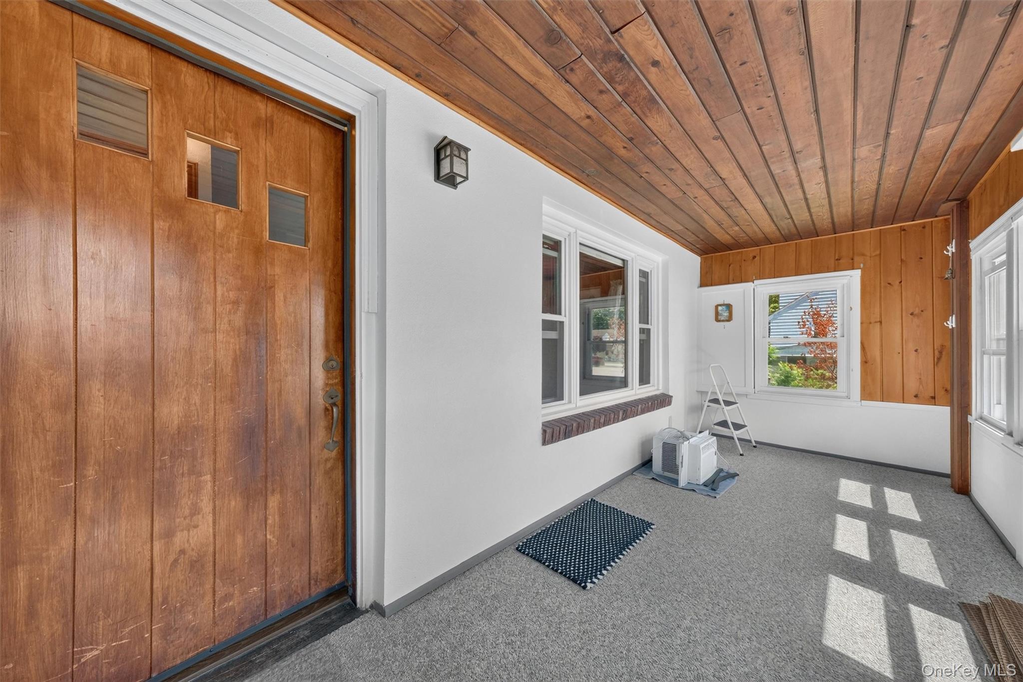 221 1st Street Property Photo 7