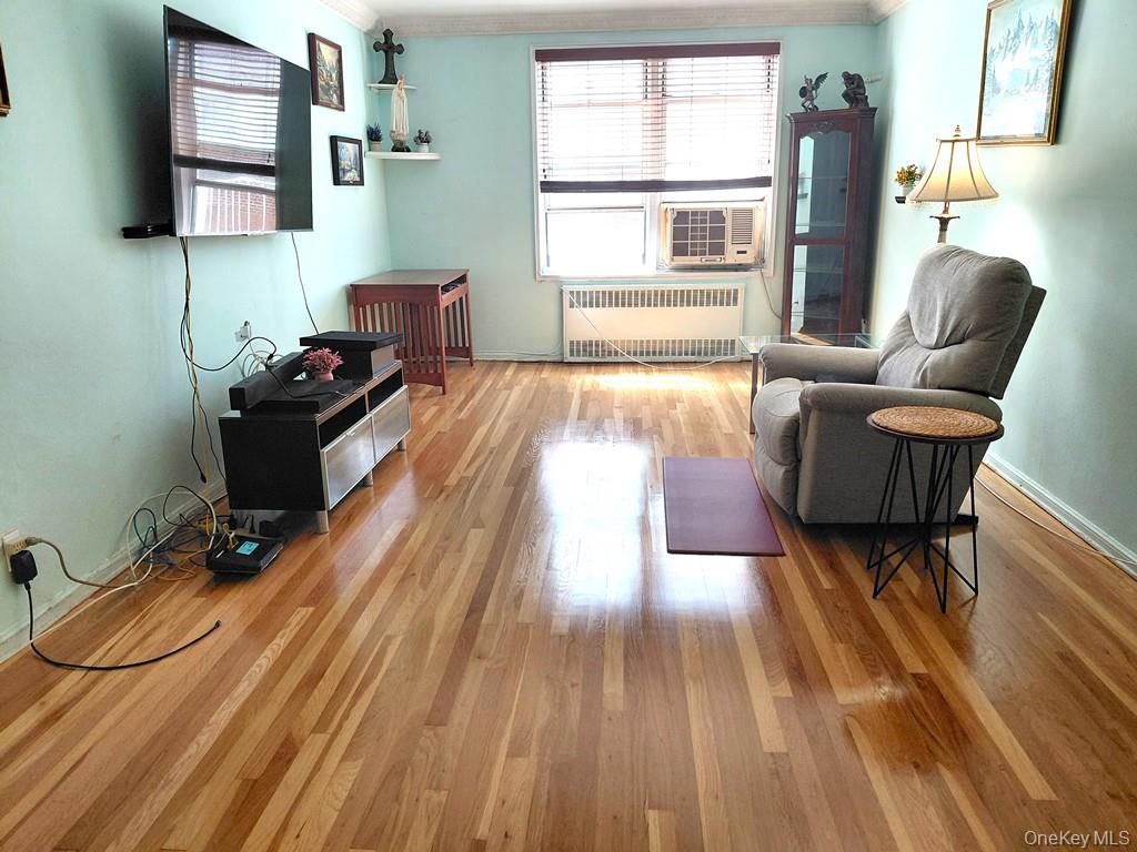 491 Riverdale Avenue 6d Property Photo 3