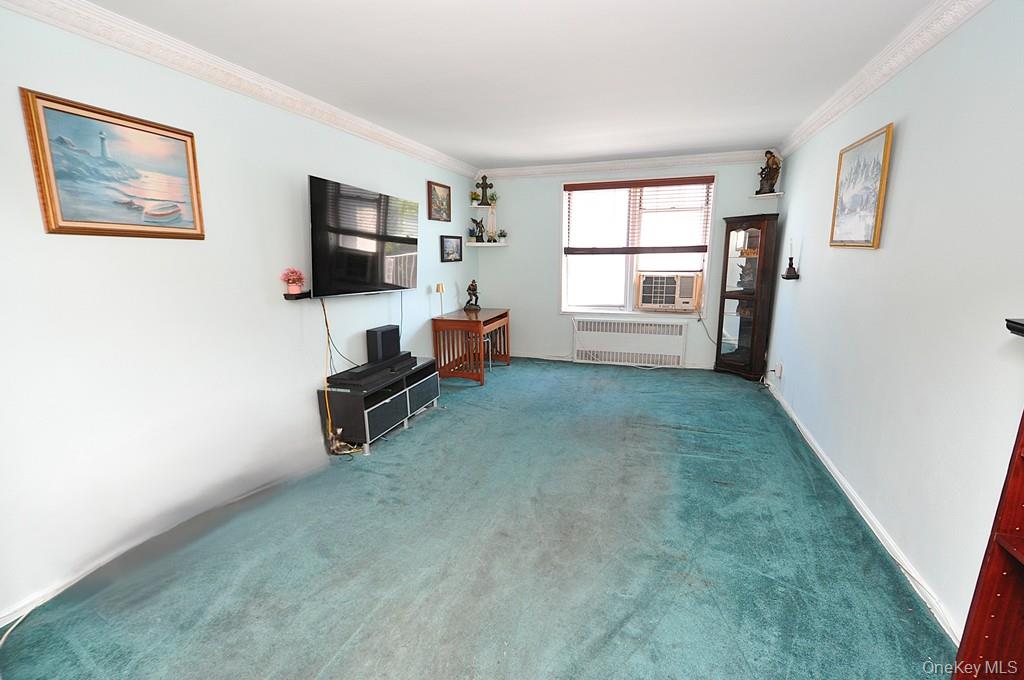 491 Riverdale Avenue 6d Property Photo 4