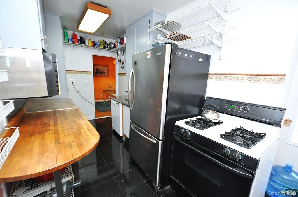 491 Riverdale Avenue 6d Property Photo 8