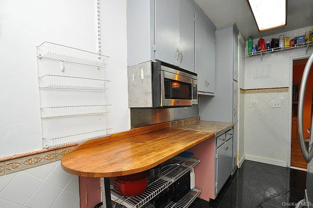 491 Riverdale Avenue 6d Property Photo 9