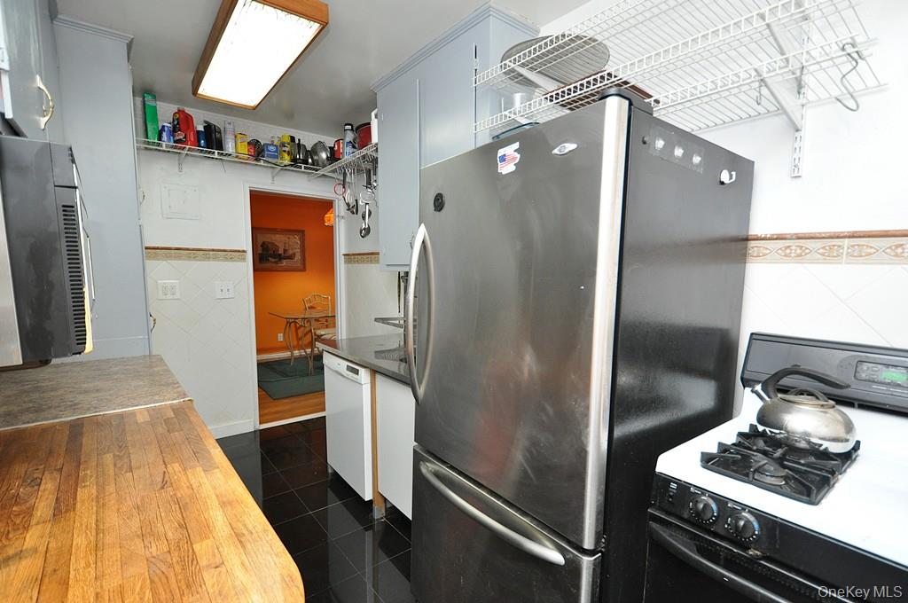 491 Riverdale Avenue 6d Property Photo 10