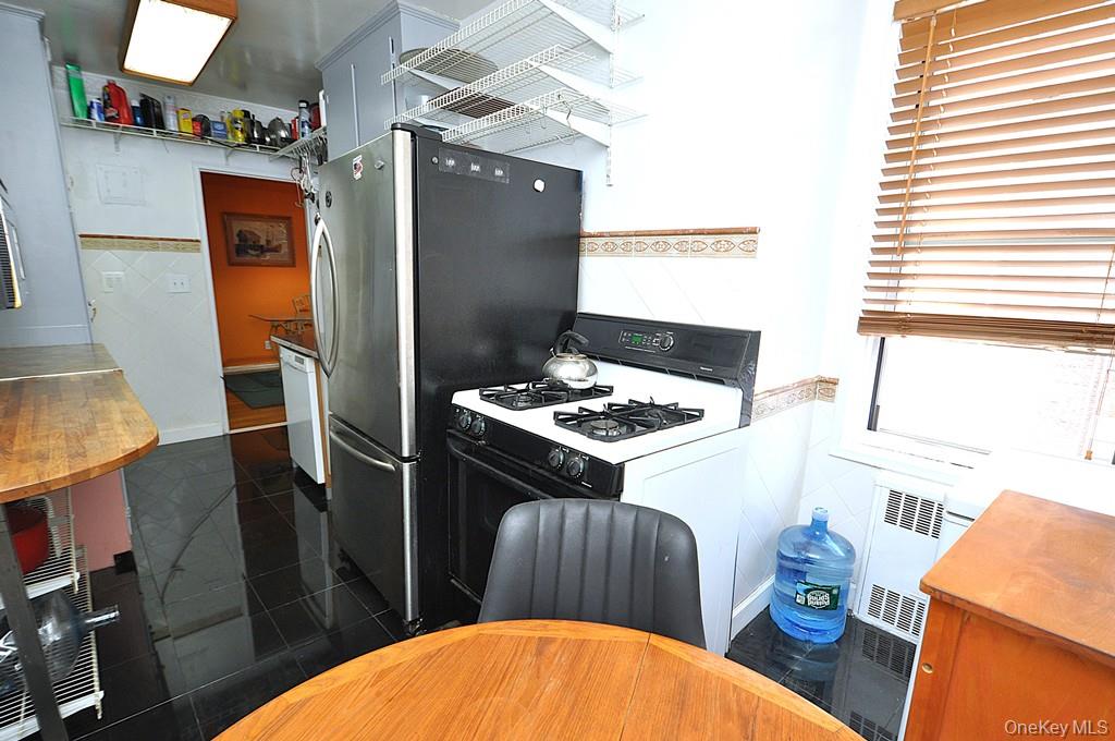 491 Riverdale Avenue 6d Property Photo 12