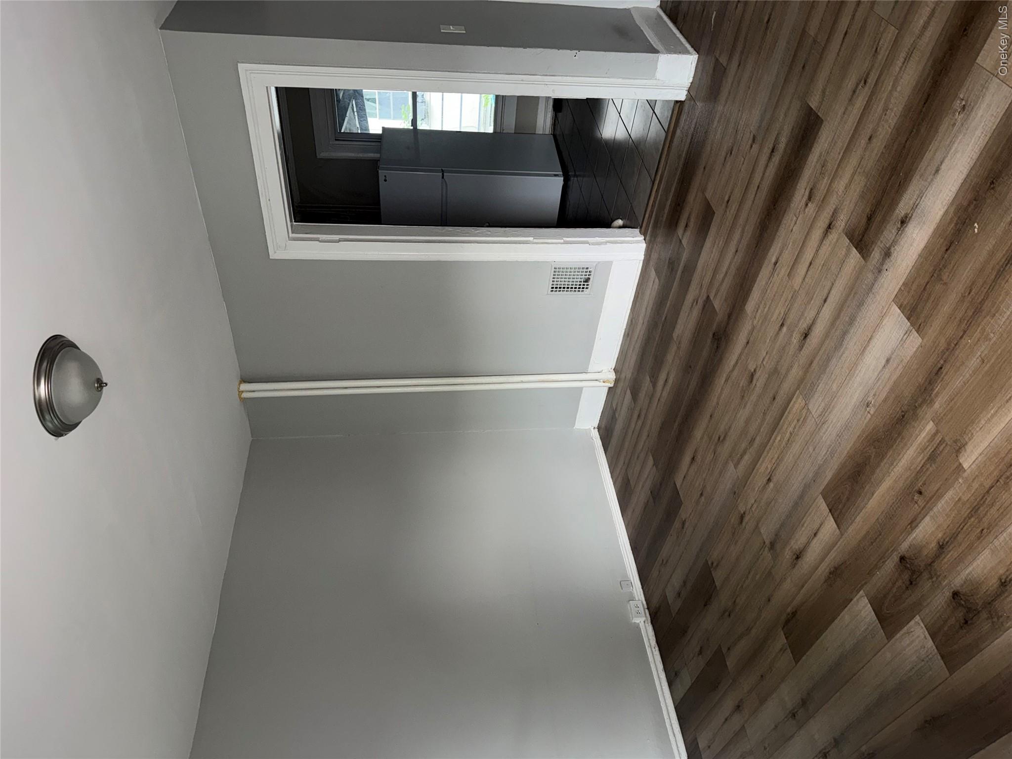 60 Noxon Street Property Photo 4
