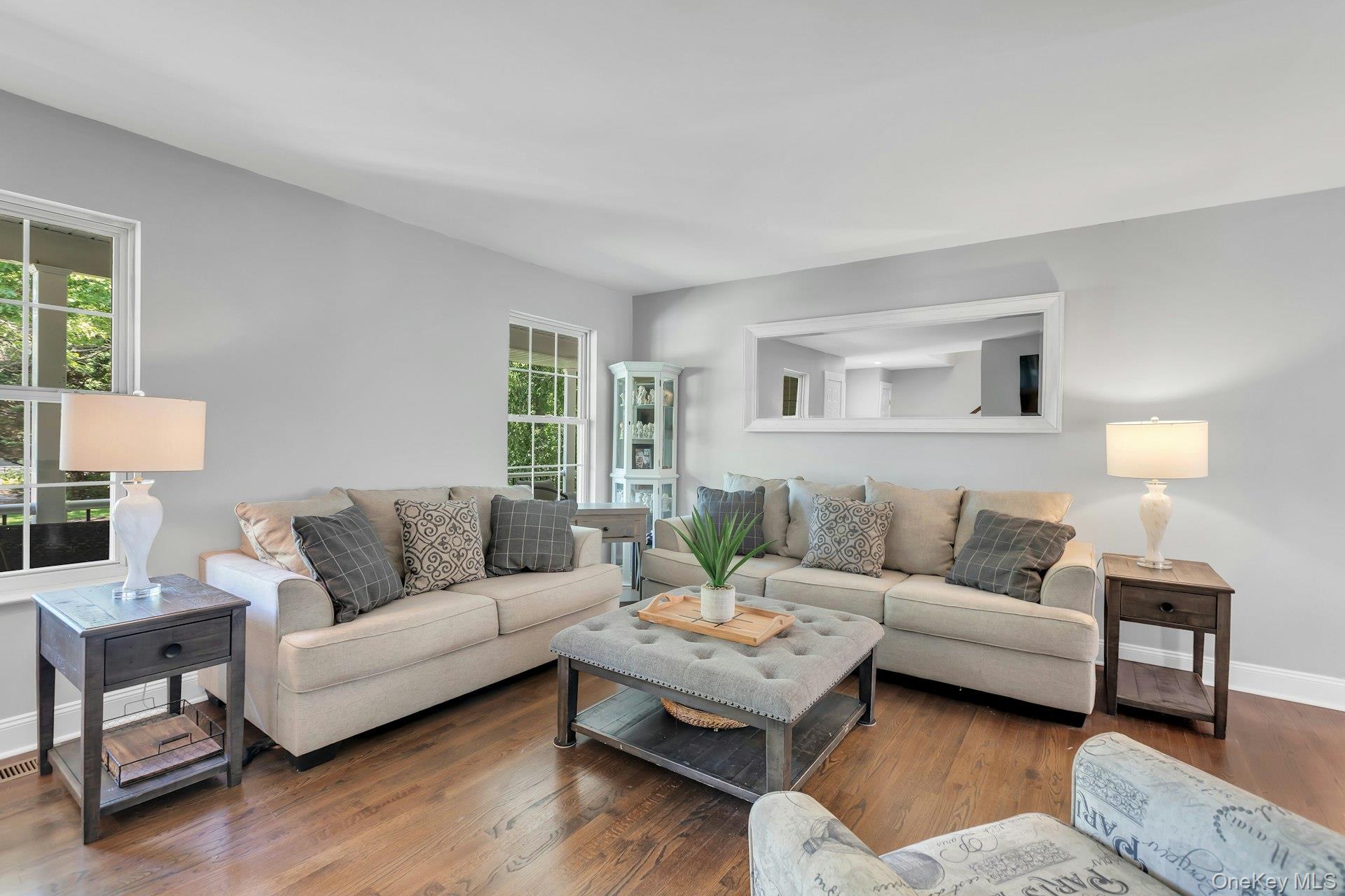 52 Elmhurst Avenue Property Photo 8