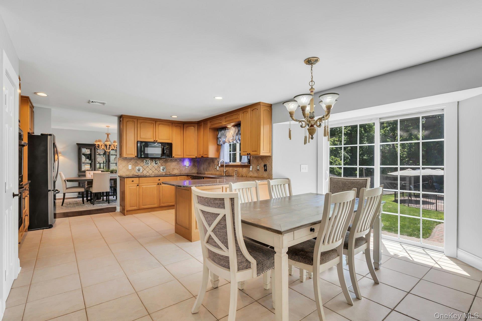 52 Elmhurst Avenue Property Photo 16