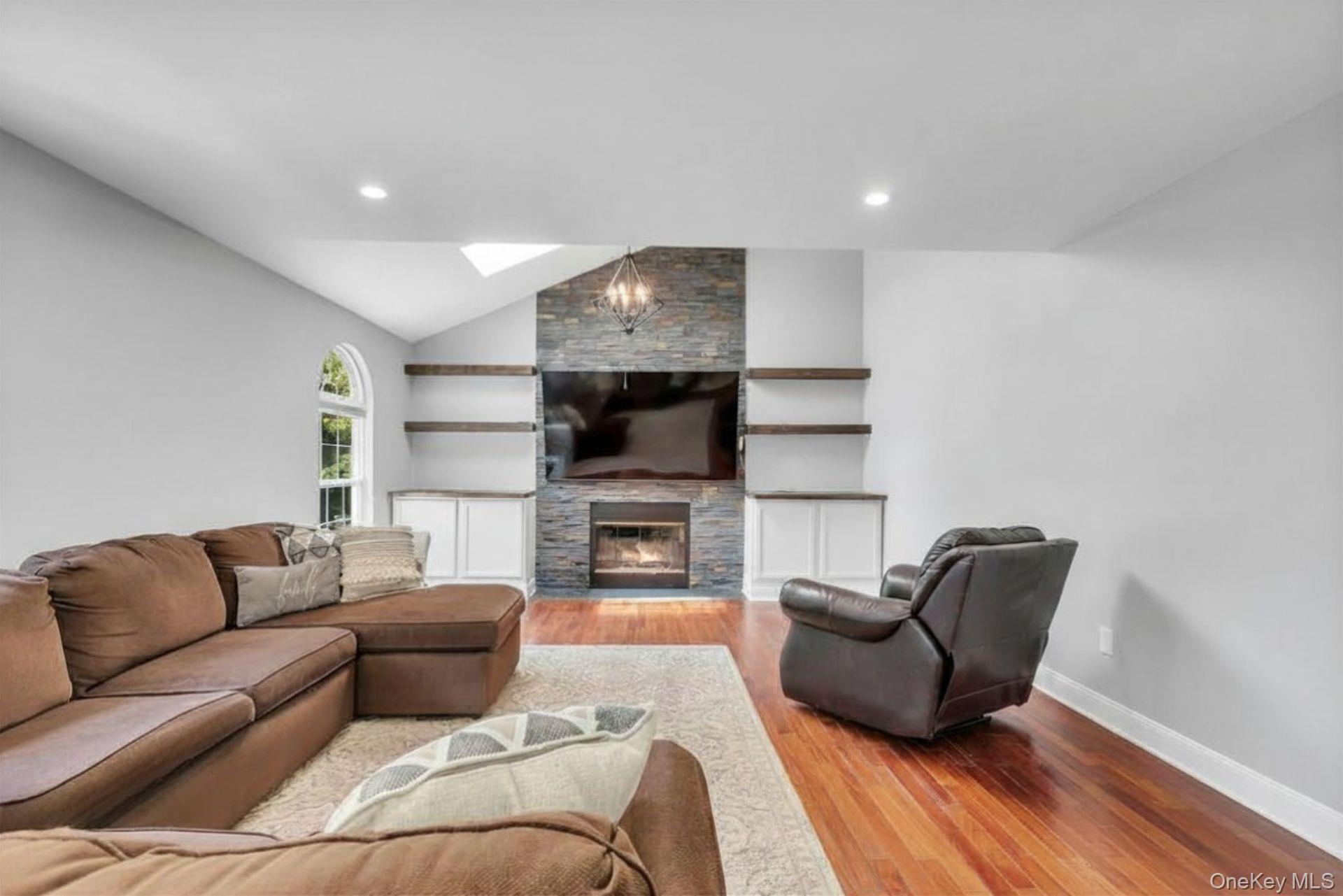 52 Elmhurst Avenue Property Photo 19