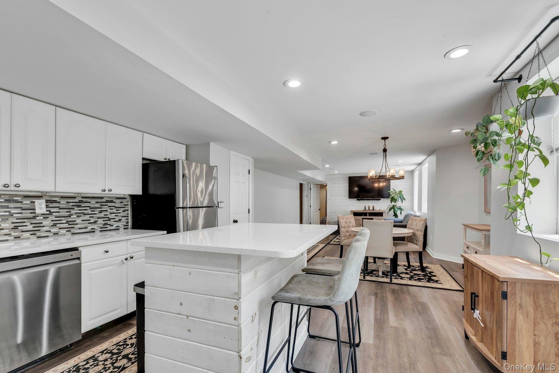 52 Elmhurst Avenue Property Photo 30