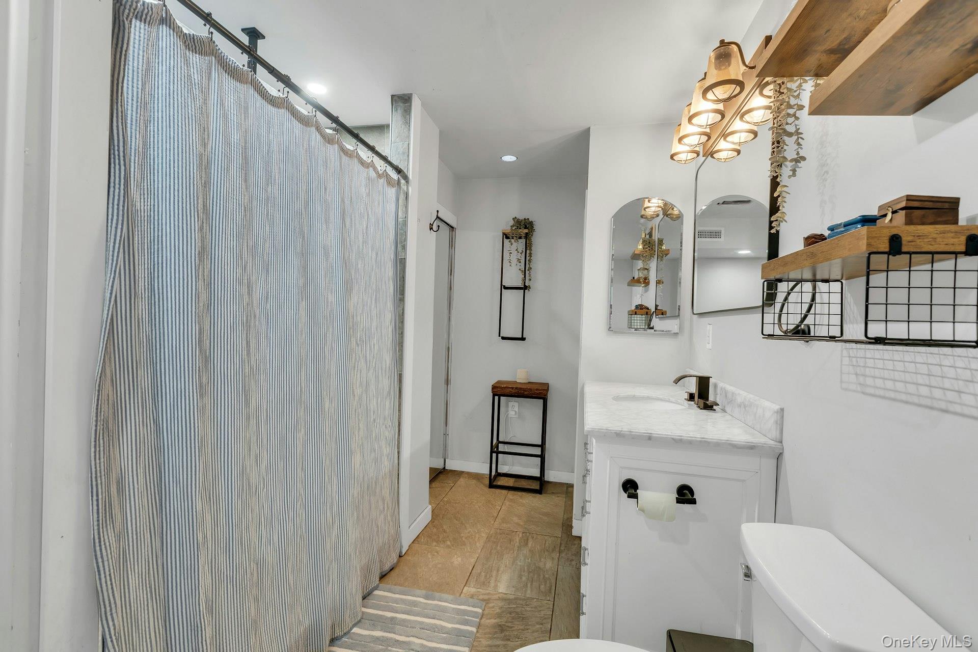 52 Elmhurst Avenue Property Photo 36