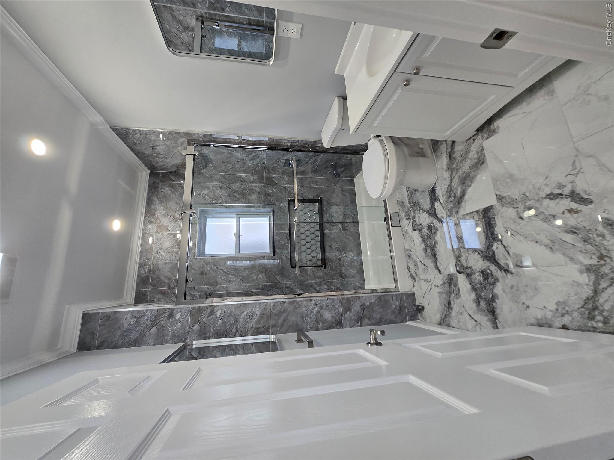 194-44 112th Road Property Photo 16