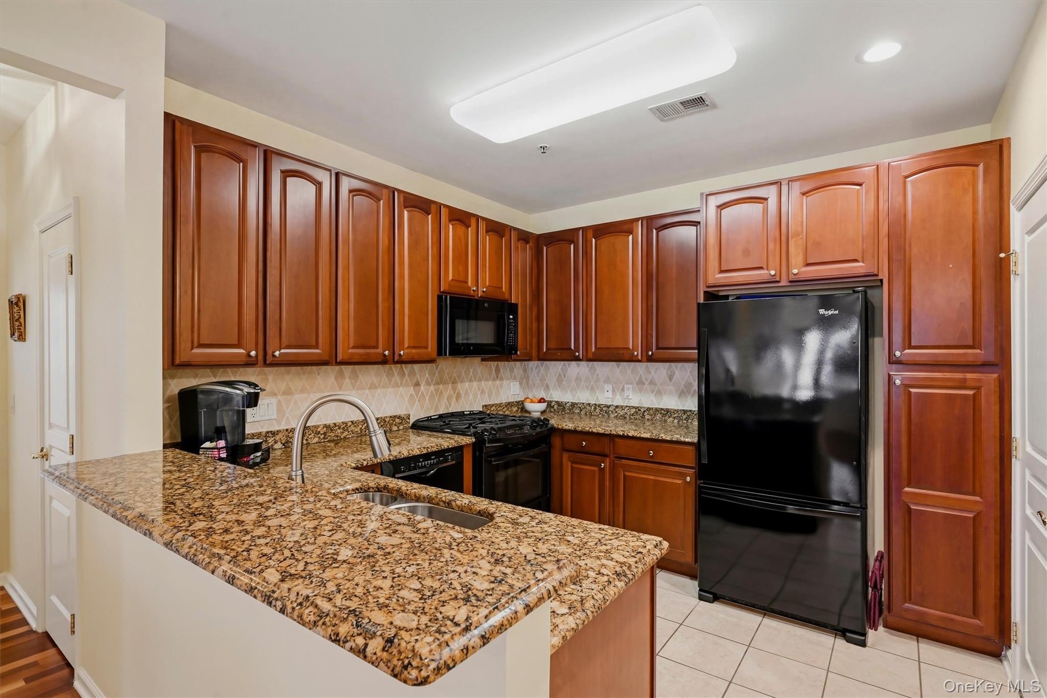 32 N De Baun Avenue 202 Property Photo 4