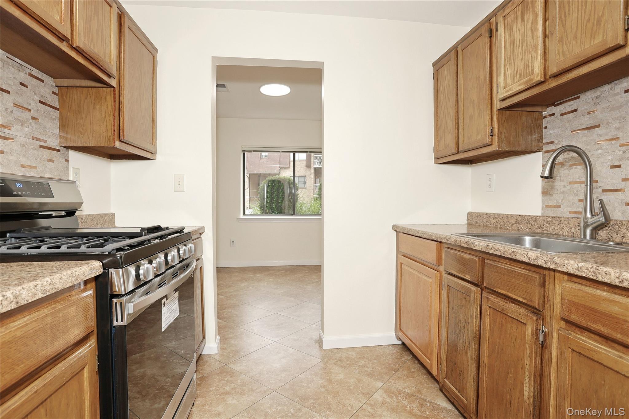 716 Kennedy Drive Property Photo 8