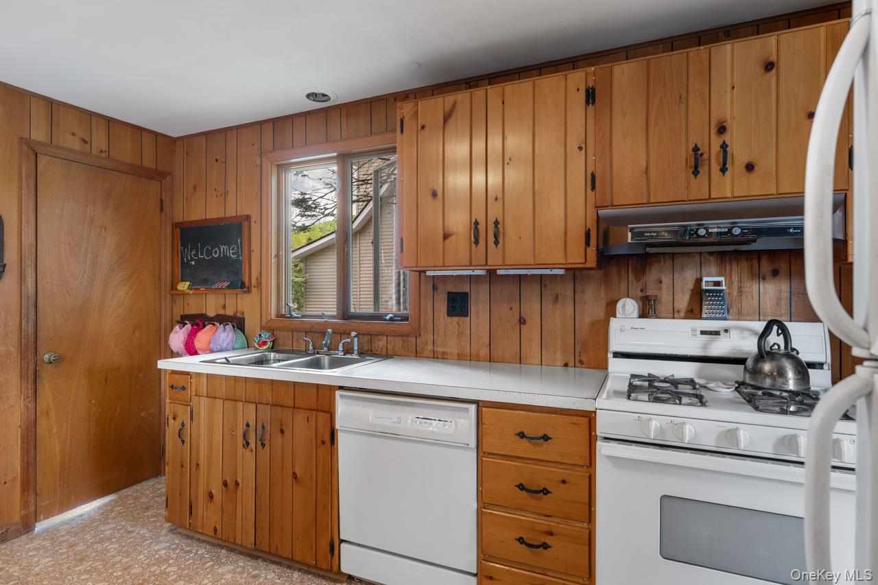 7 Lyman Avenue Property Photo 17