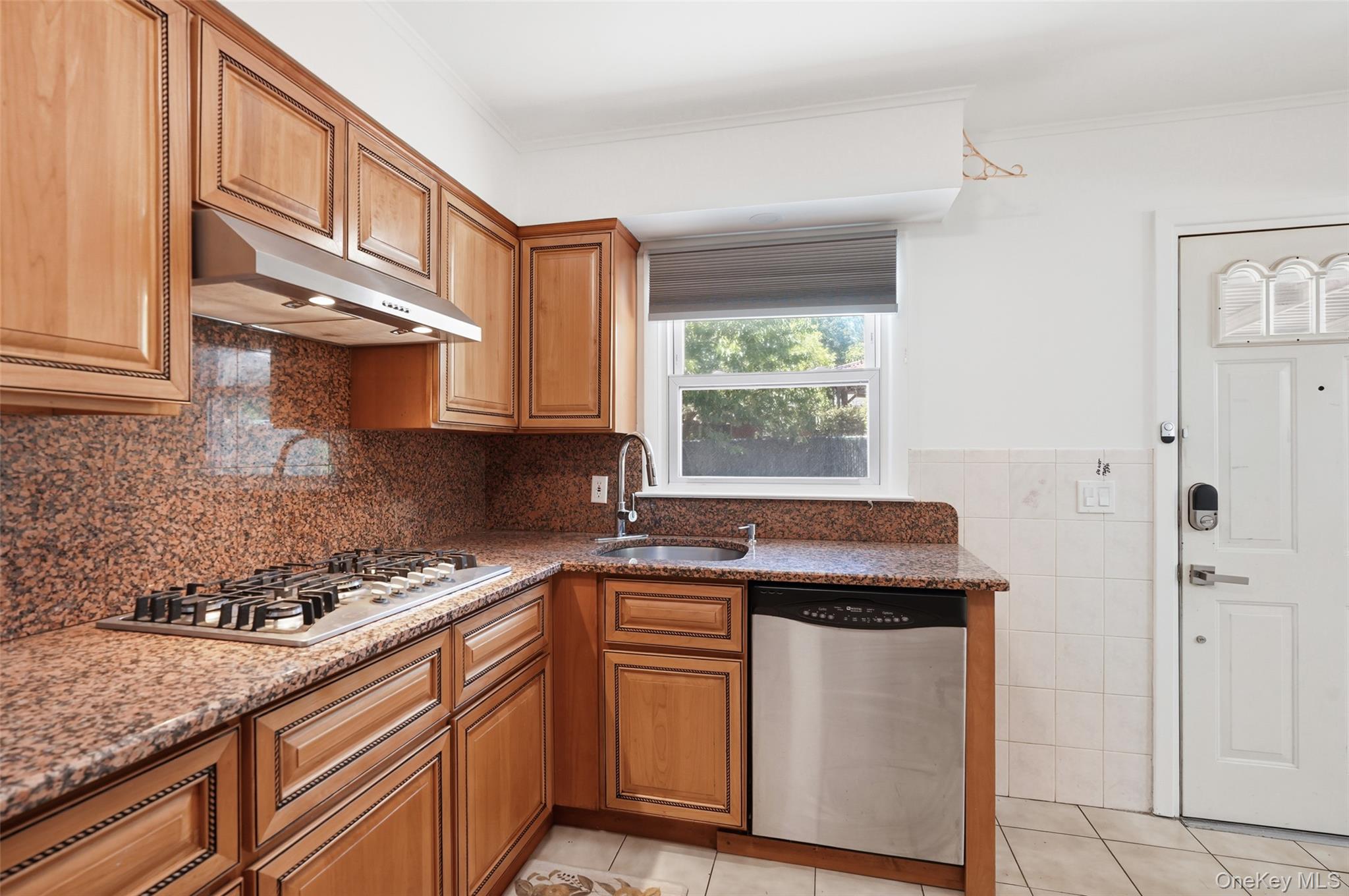 816 N Broadway Property Photo 8