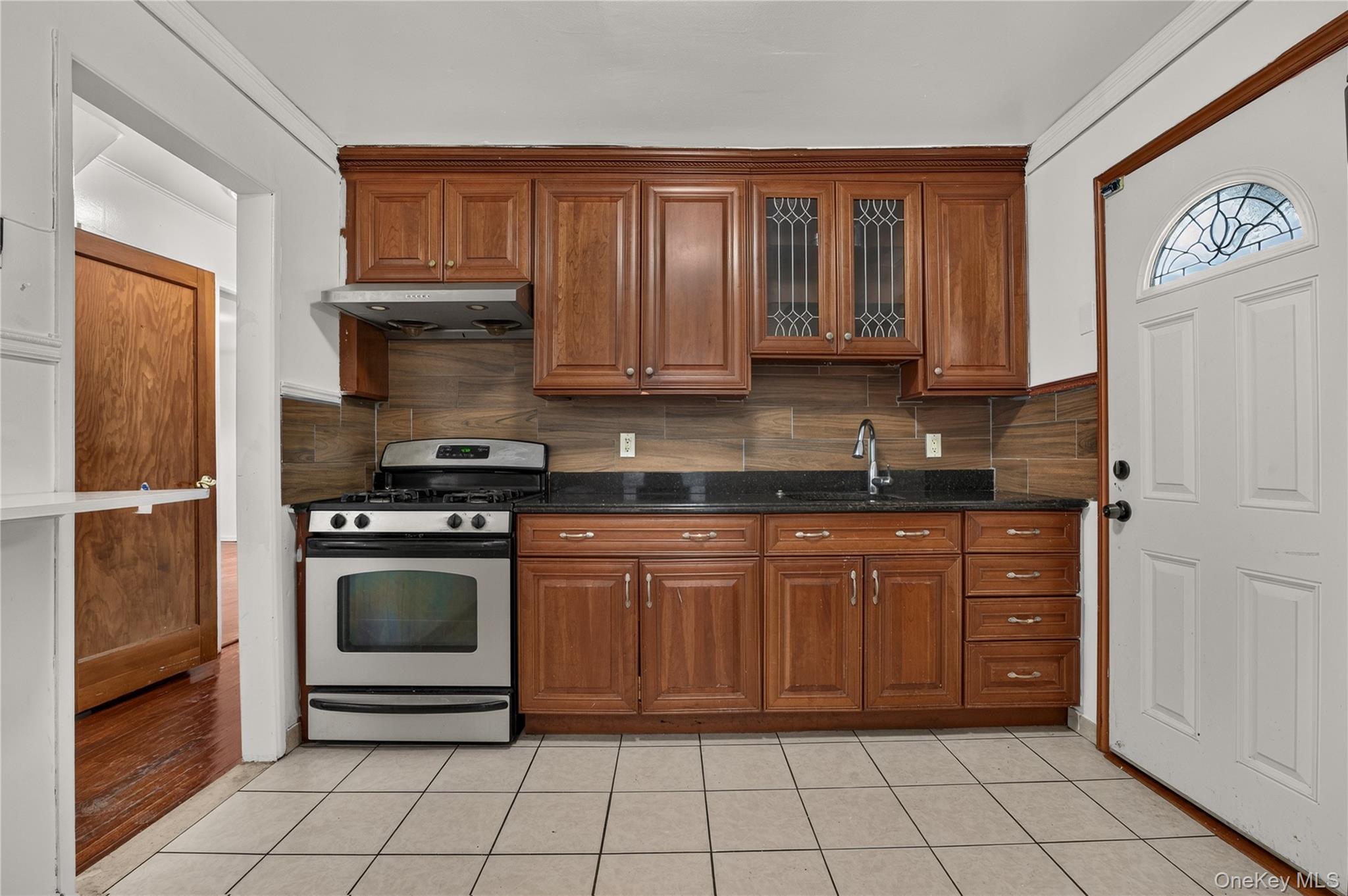 33 N Montgomery Street Property Photo 8