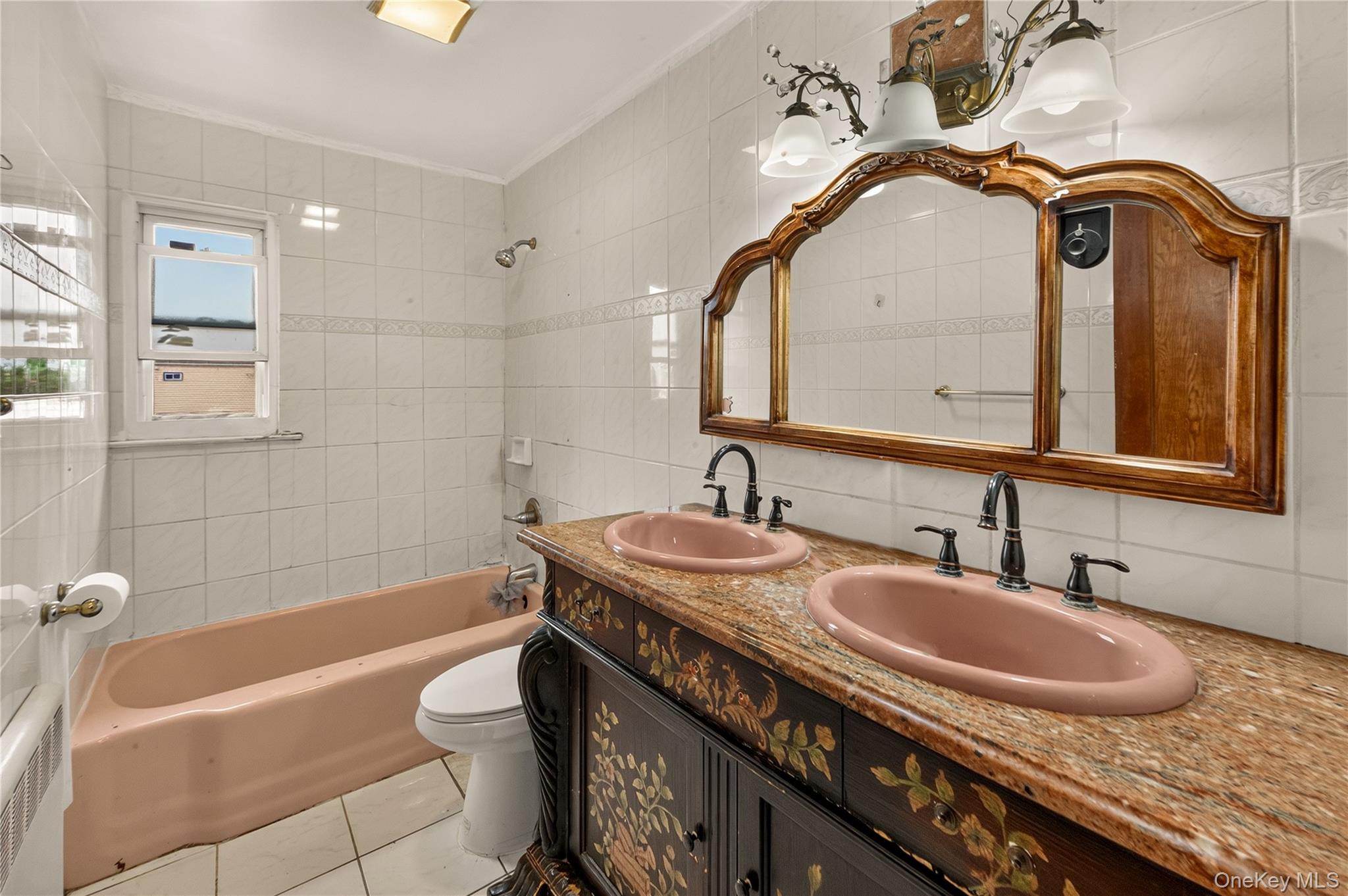 33 N Montgomery Street Property Photo 9