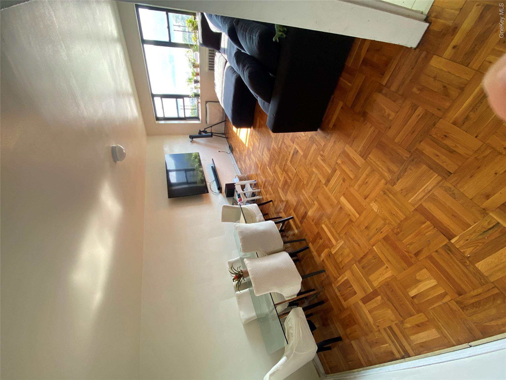 222 N Broadway 6b Property Photo 9