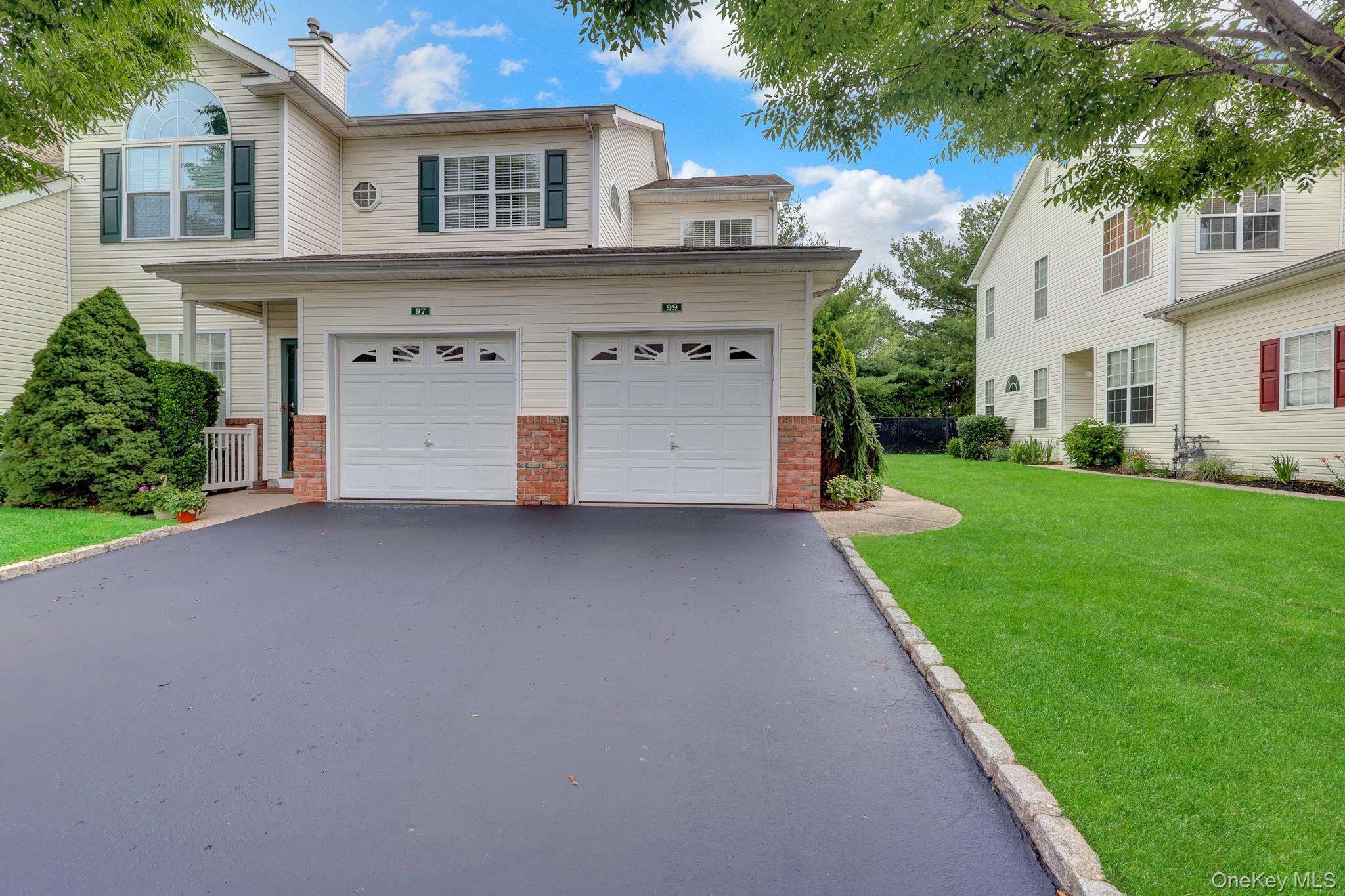 99 Constantine Way Property Photo 1