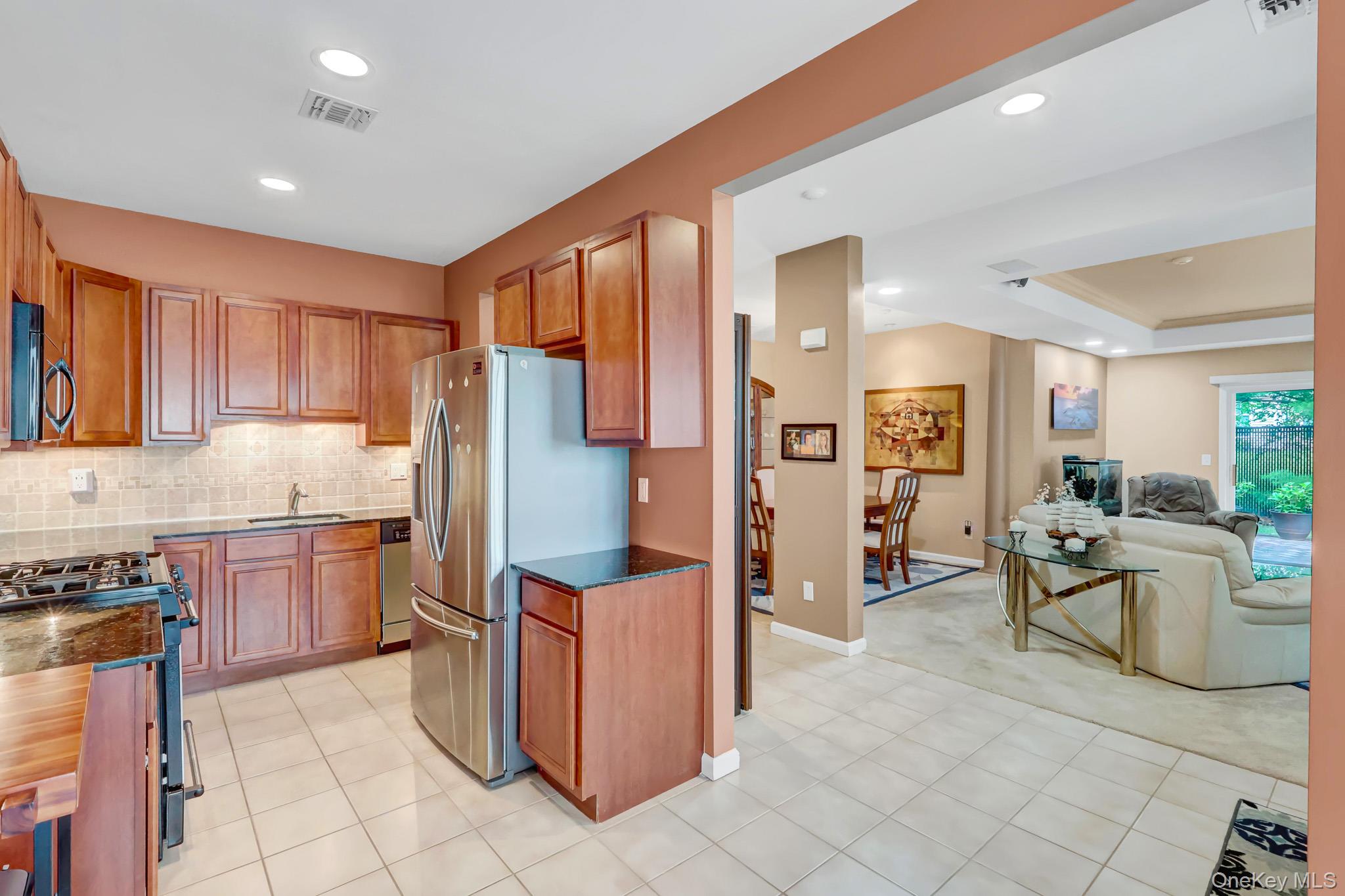 99 Constantine Way Property Photo 15