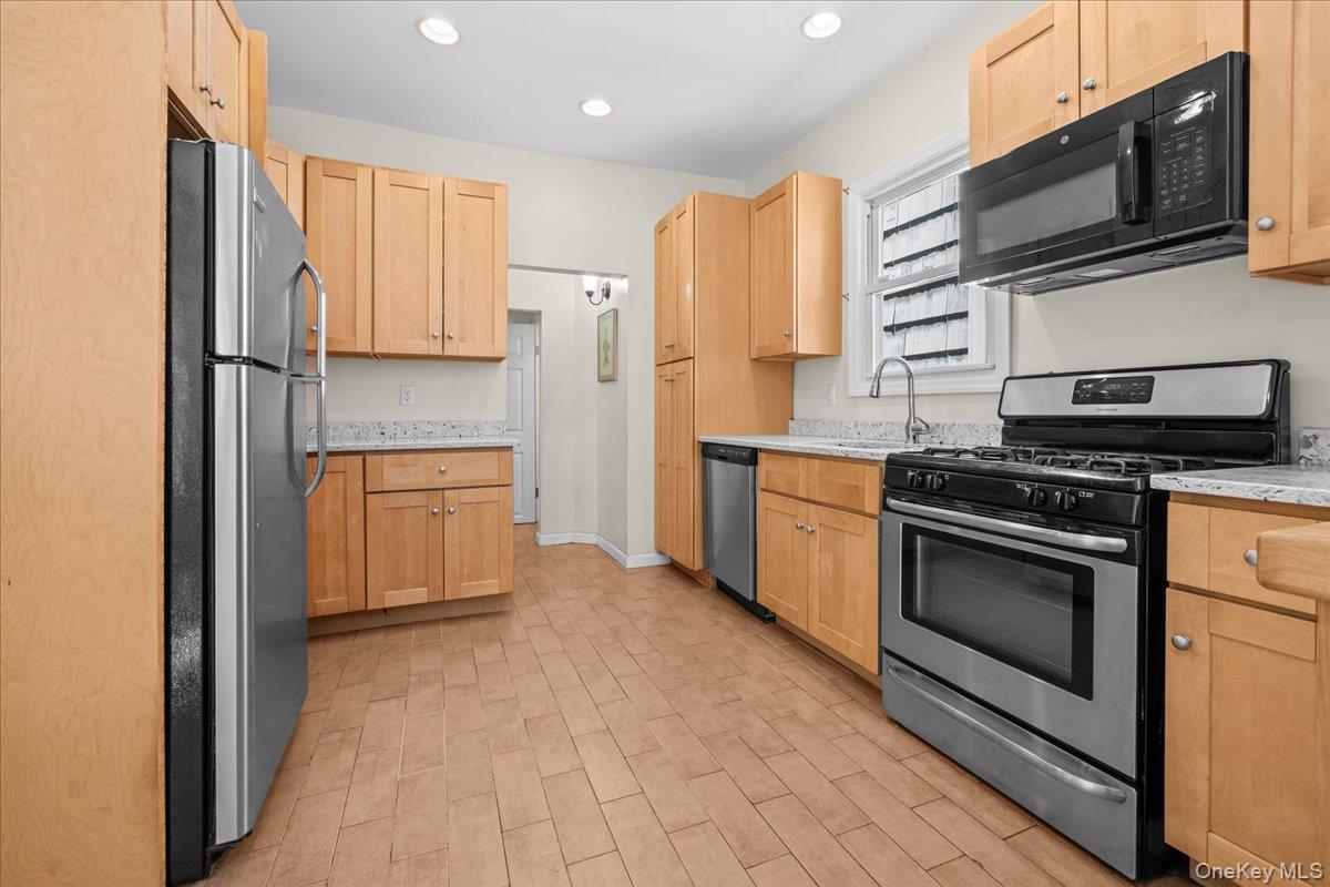 5600 Mosholu Avenue Property Photo 10