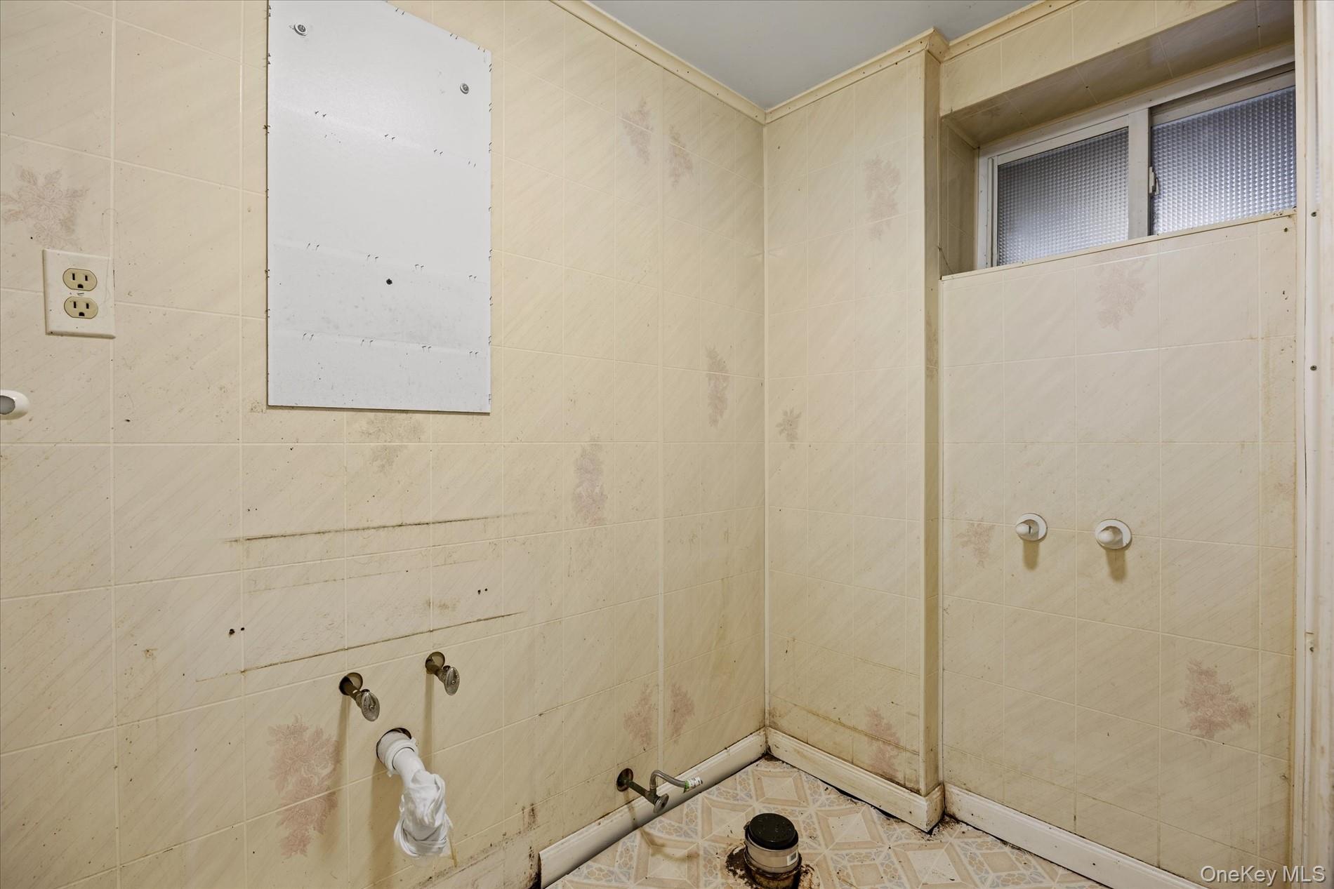 57-43 64th Street Property Photo 28