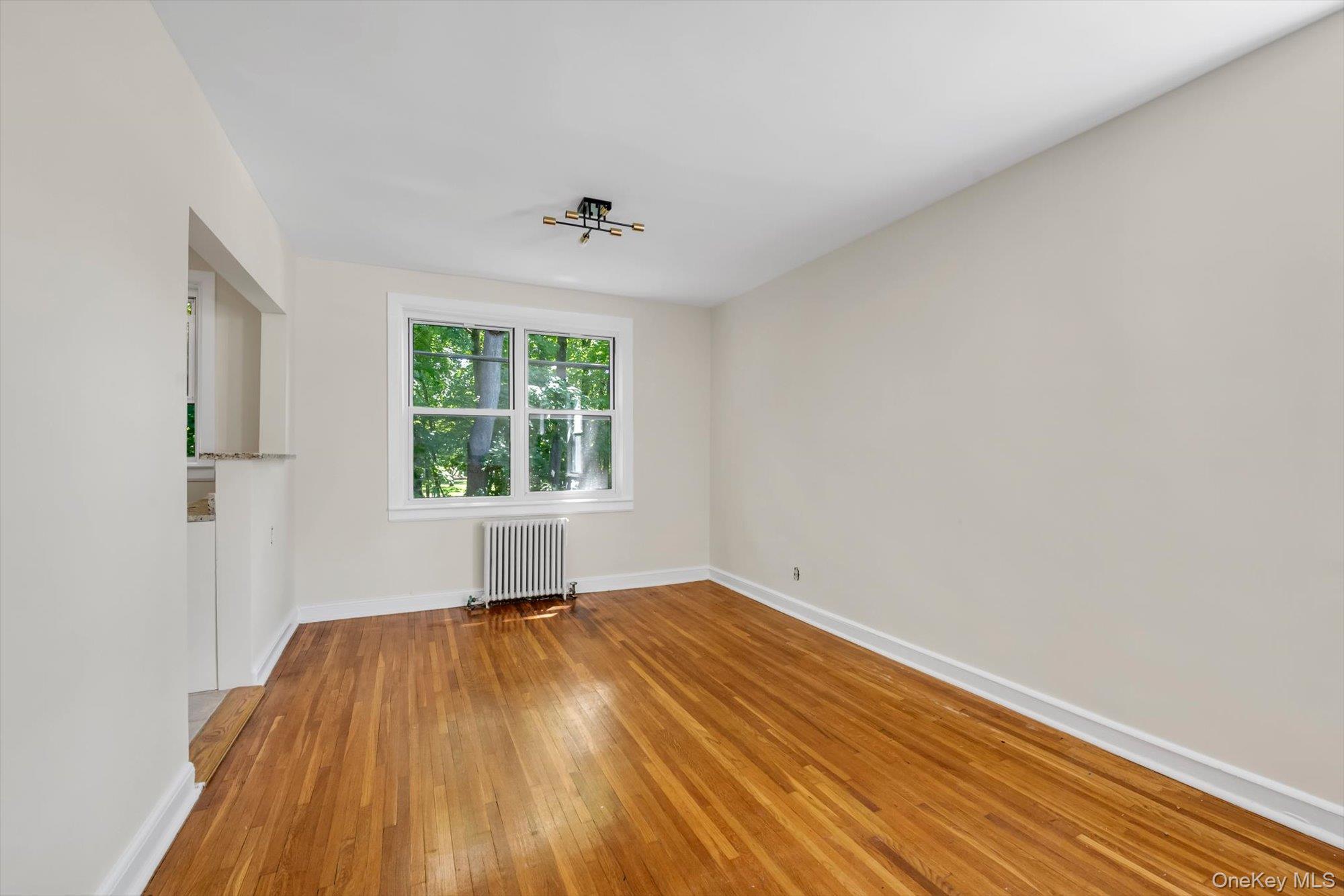 9 Edwards 1-f Property Photo 3