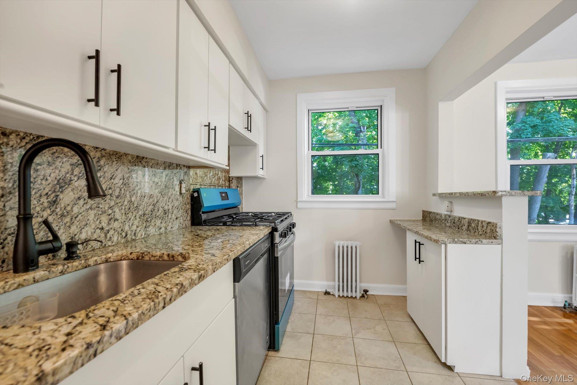 9 Edwards 1-f Property Photo 4