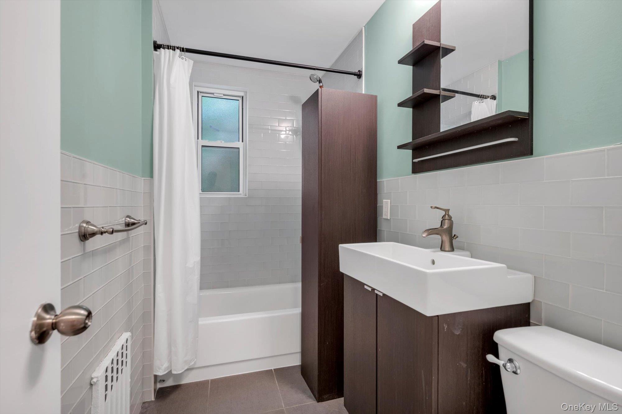 9 Edwards 1-f Property Photo 9