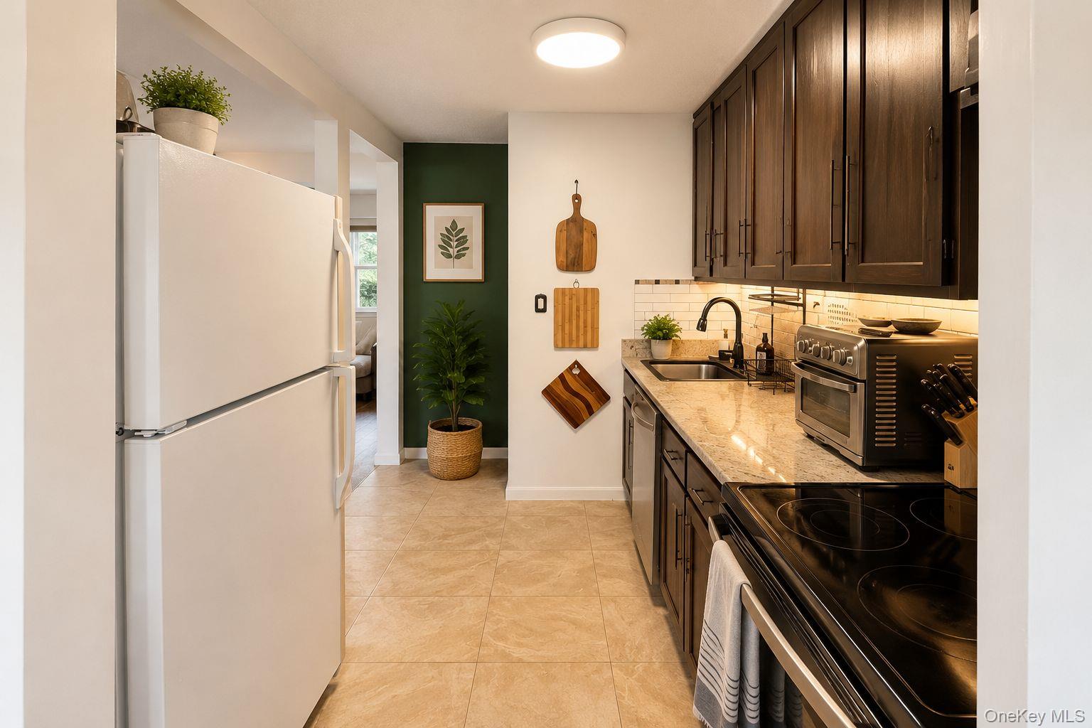 160 Academy Street 3j Property Photo 6