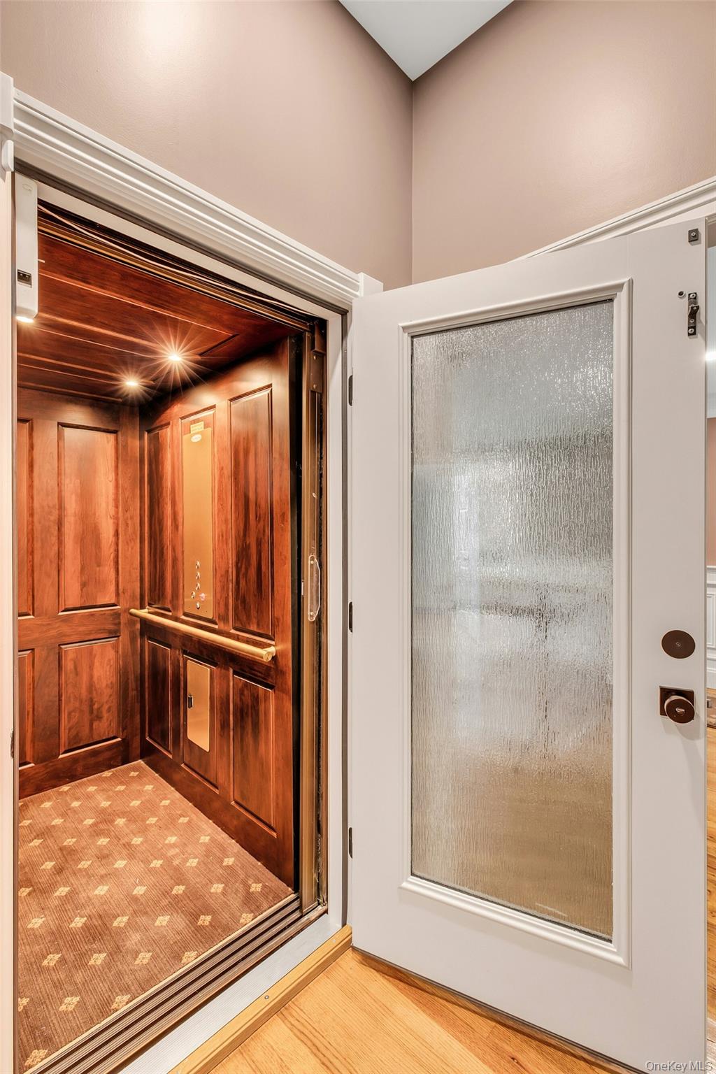 135 Round Swamp Road Property Photo 23