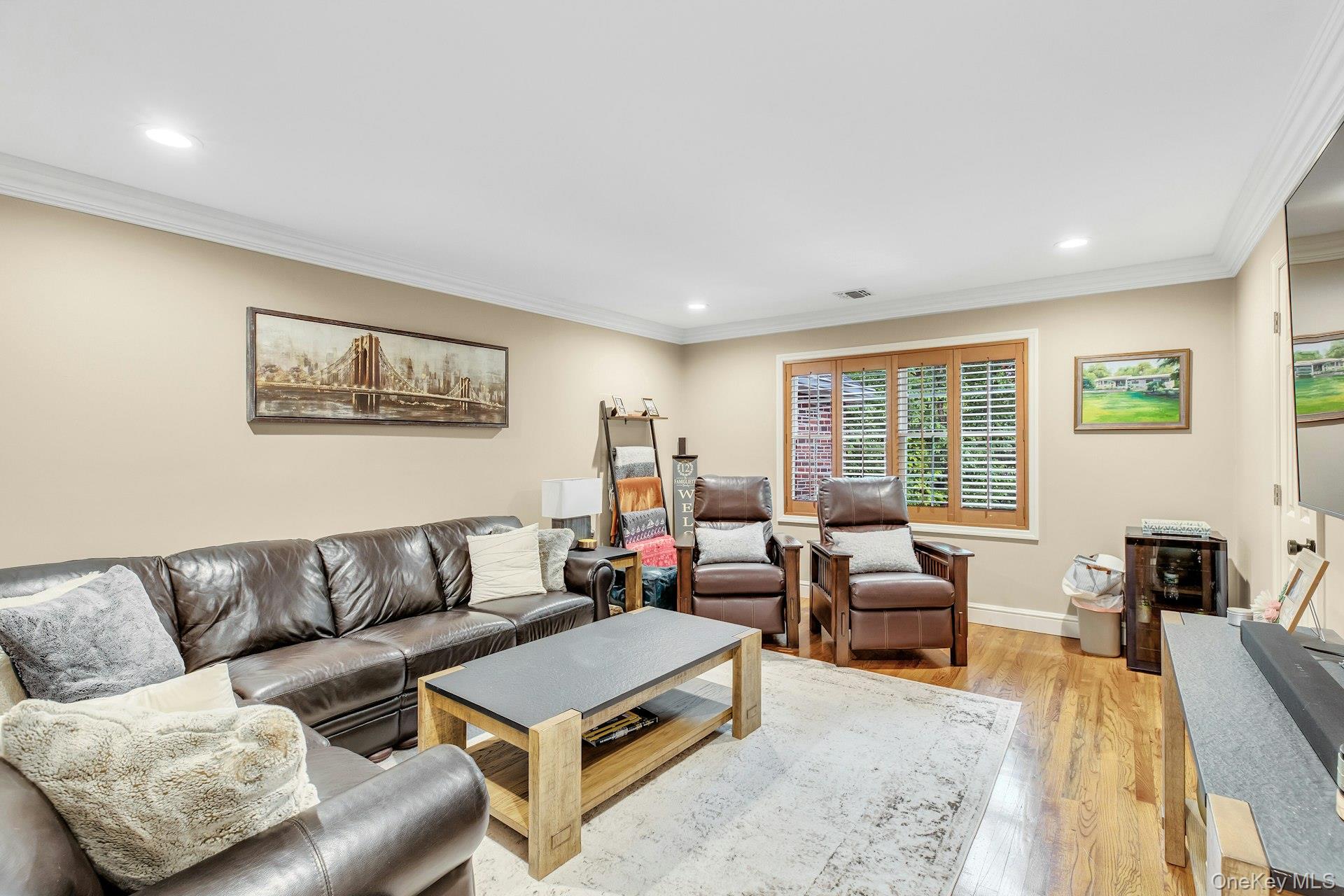 135 Round Swamp Road Property Photo 32