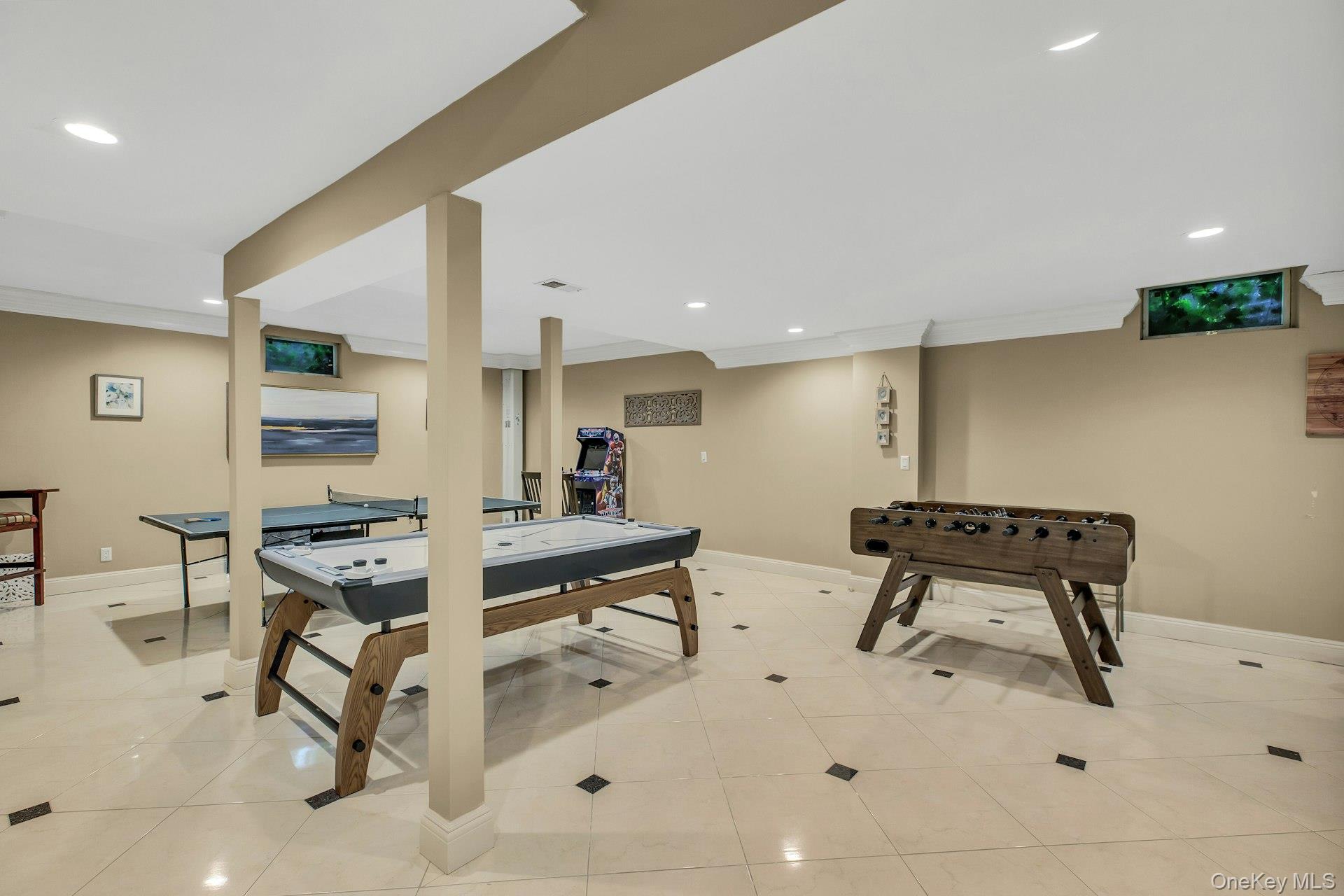 135 Round Swamp Road Property Photo 41