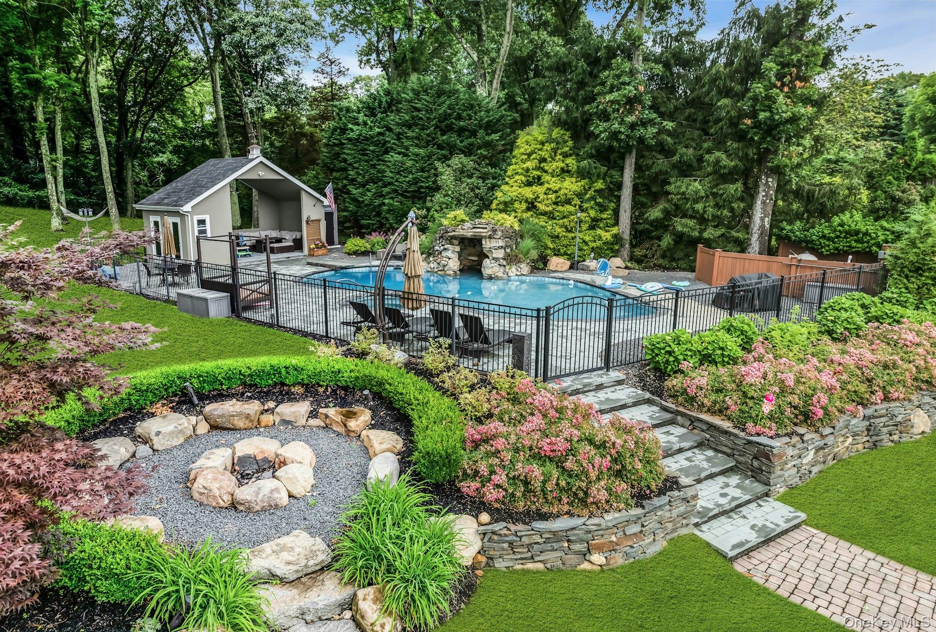 135 Round Swamp Road Property Photo 44
