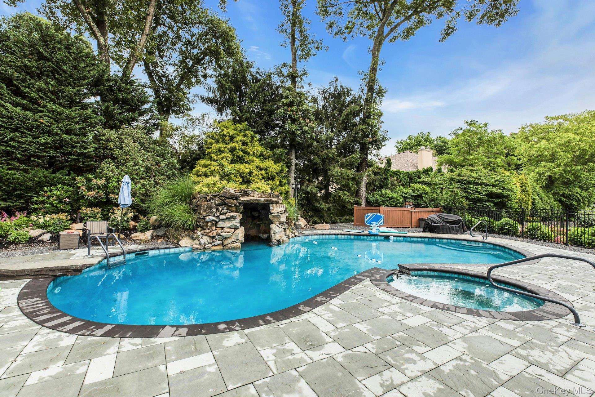 135 Round Swamp Road Property Photo 48