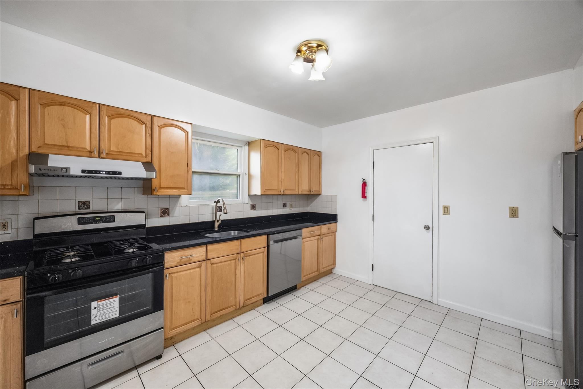 20 Spruce Street Property Photo 14