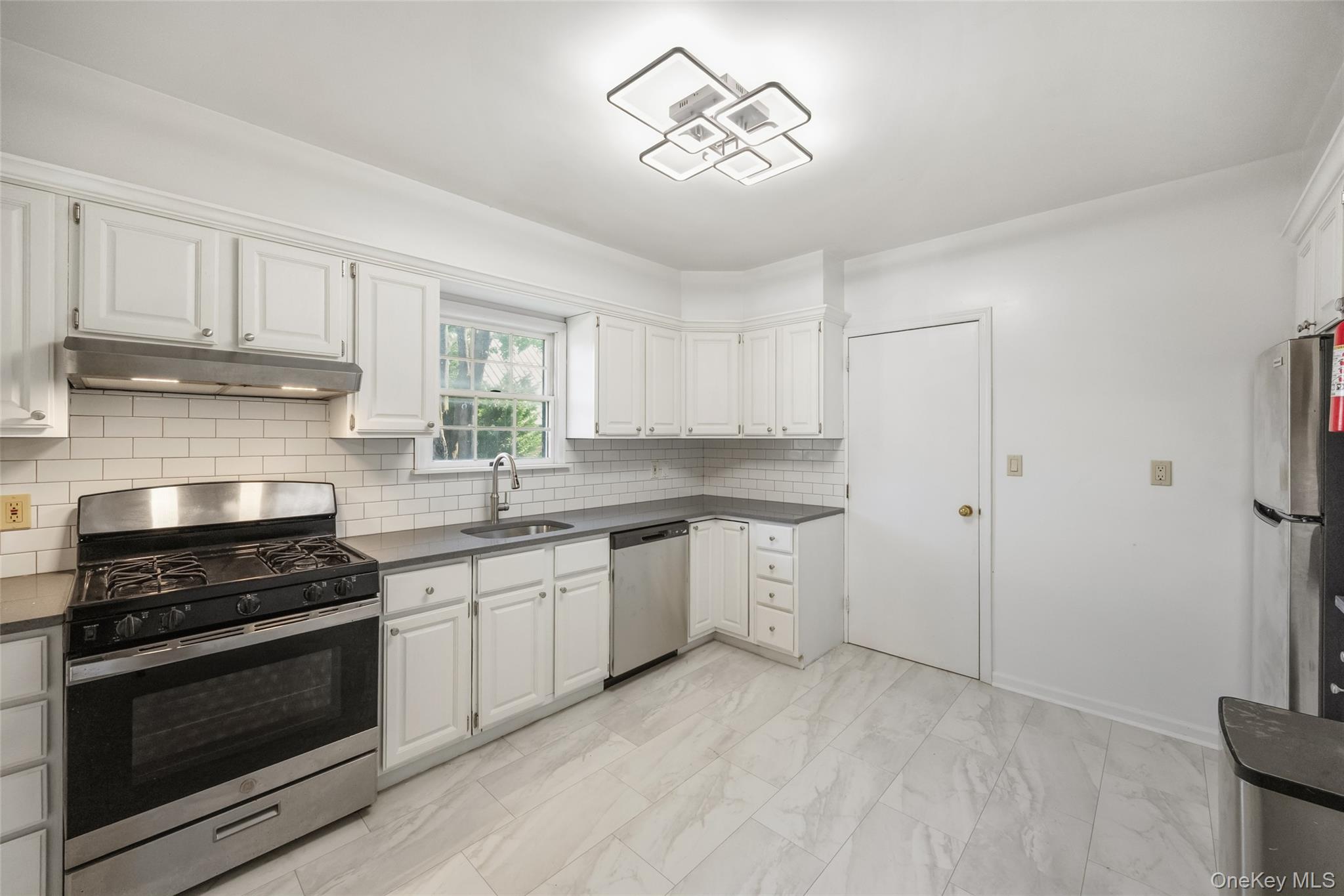 20 Spruce Street Property Photo 15