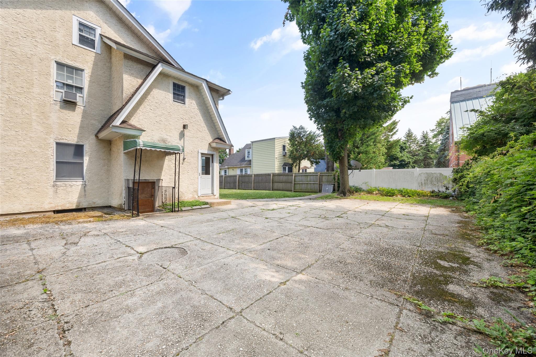 20 Spruce Street Property Photo 23