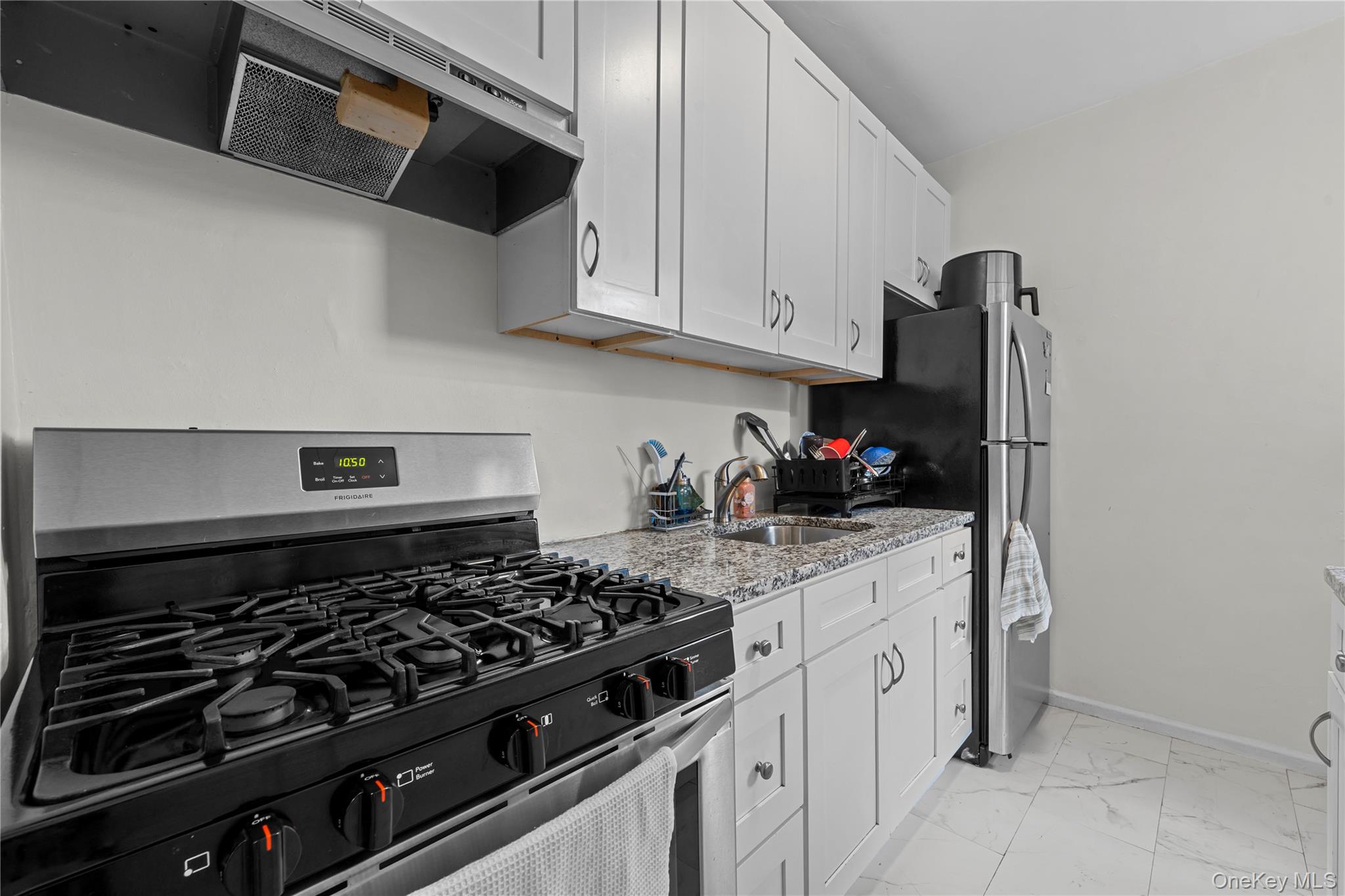 3245 Perry Avenue 6f Property Photo 8