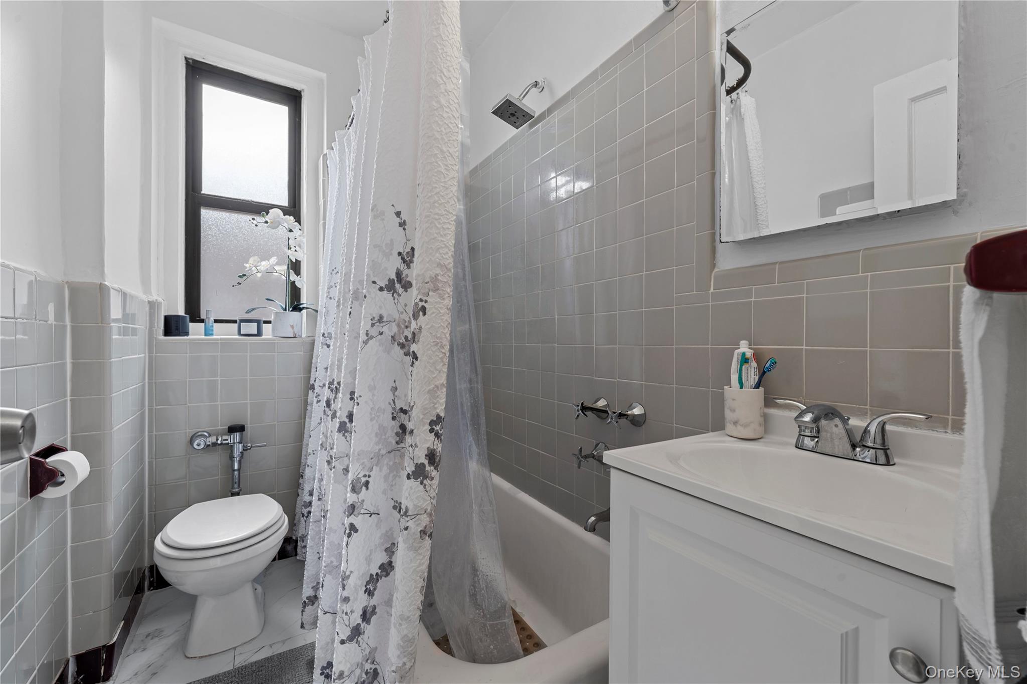 3245 Perry Avenue 6f Property Photo 12