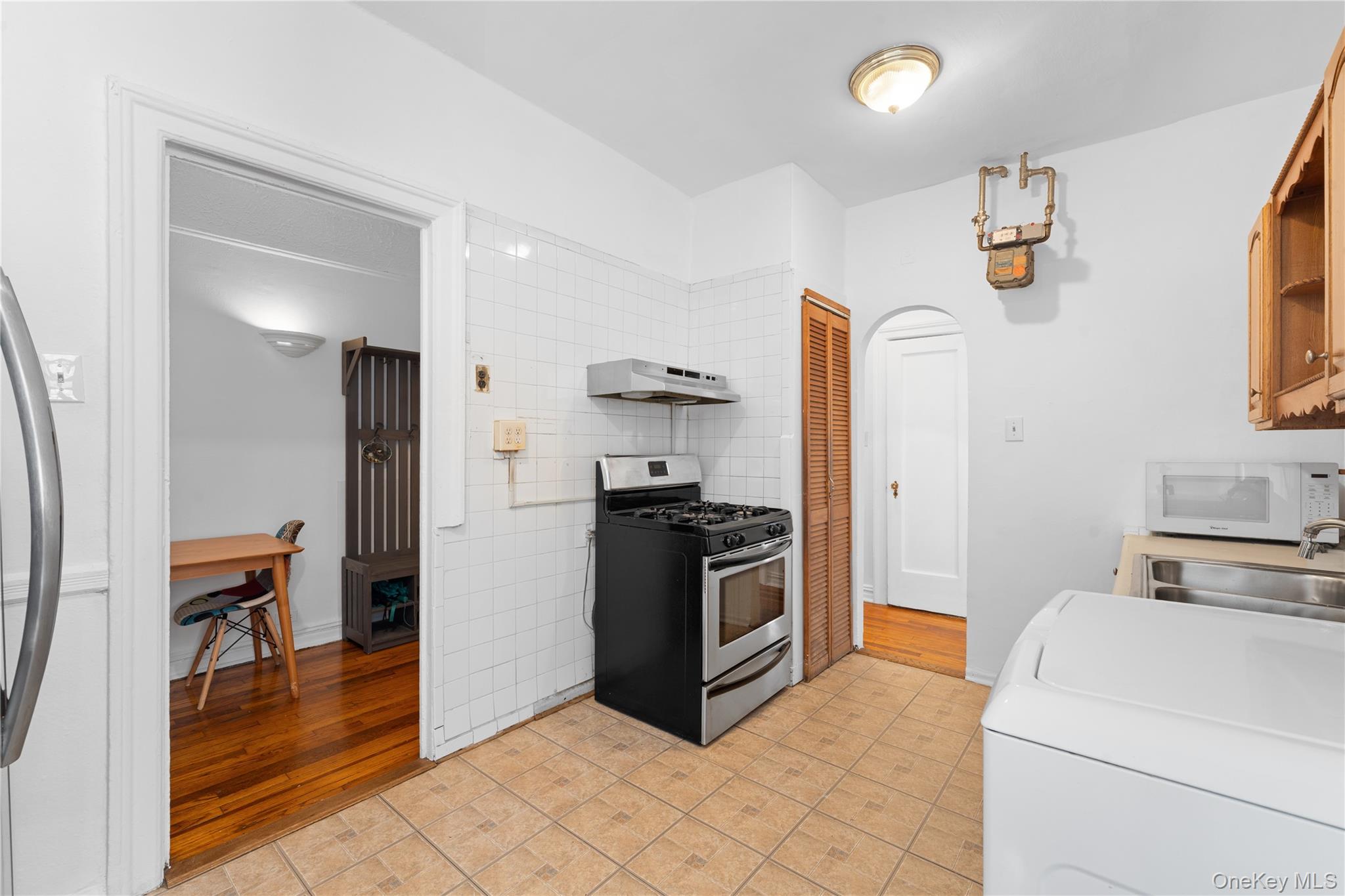 941 Jerome Avenue 7c Property Photo 4