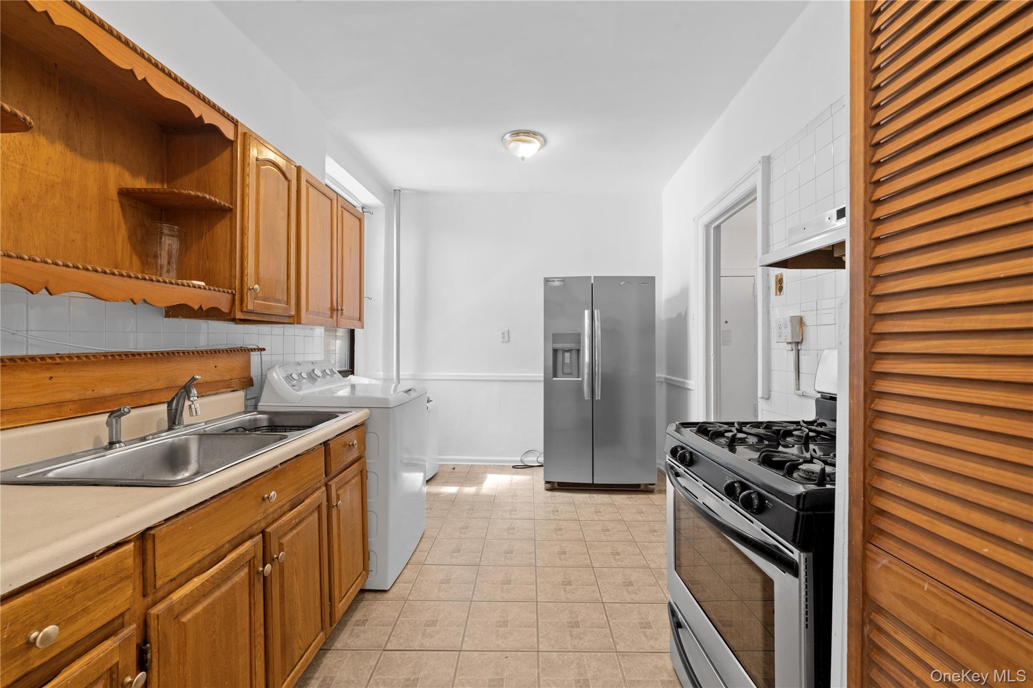 941 Jerome Avenue 7c Property Photo 5