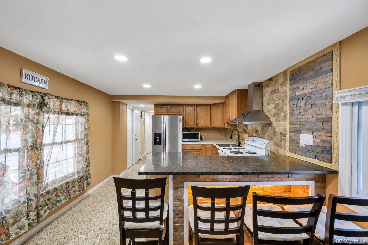 600 Broadway D14 Property Photo 10