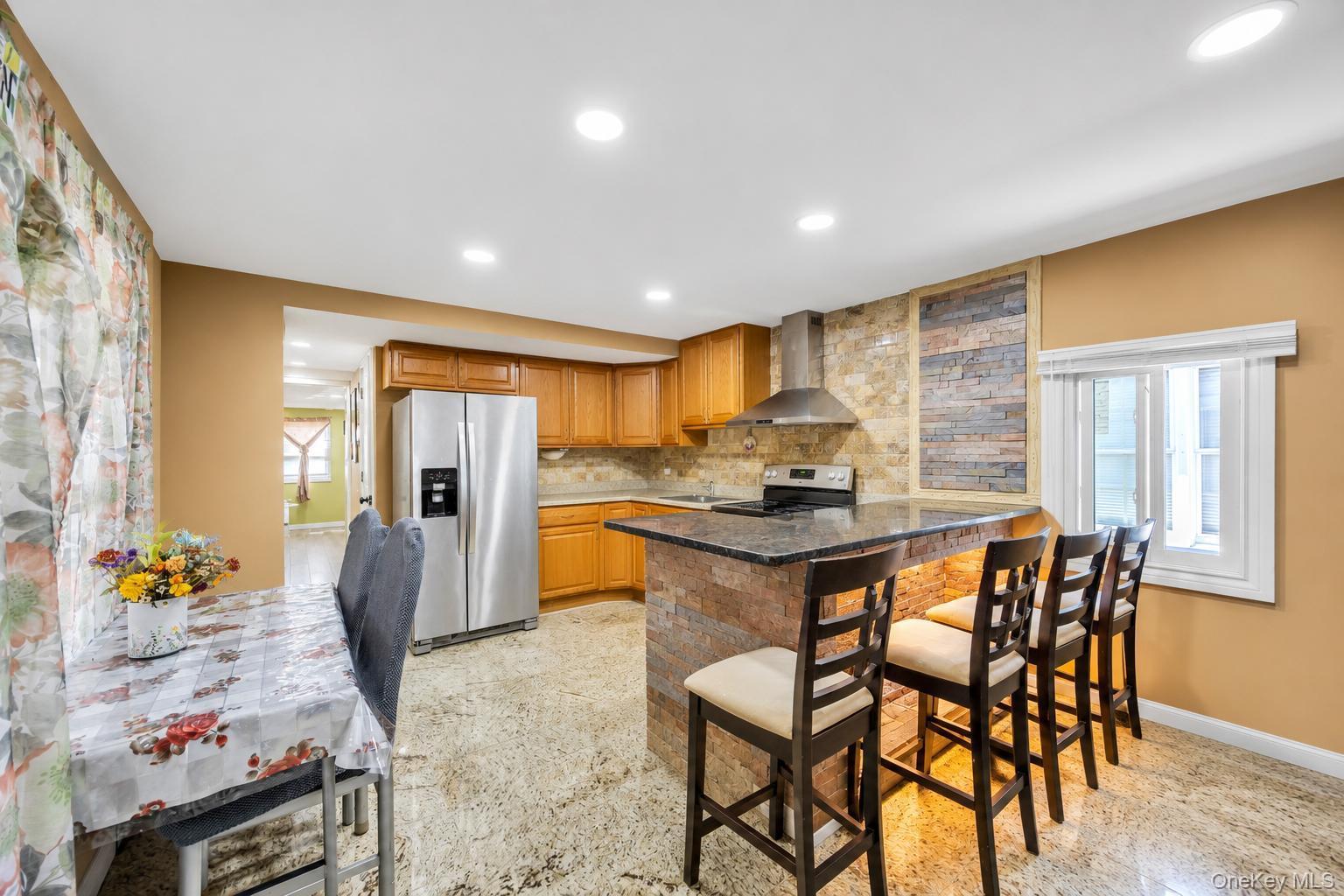 600 Broadway D14 Property Photo 12