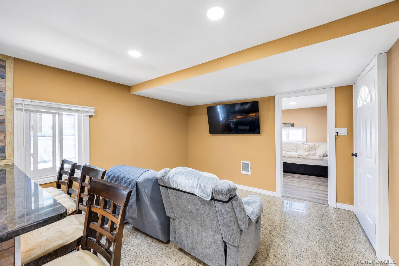 600 Broadway D14 Property Photo 14