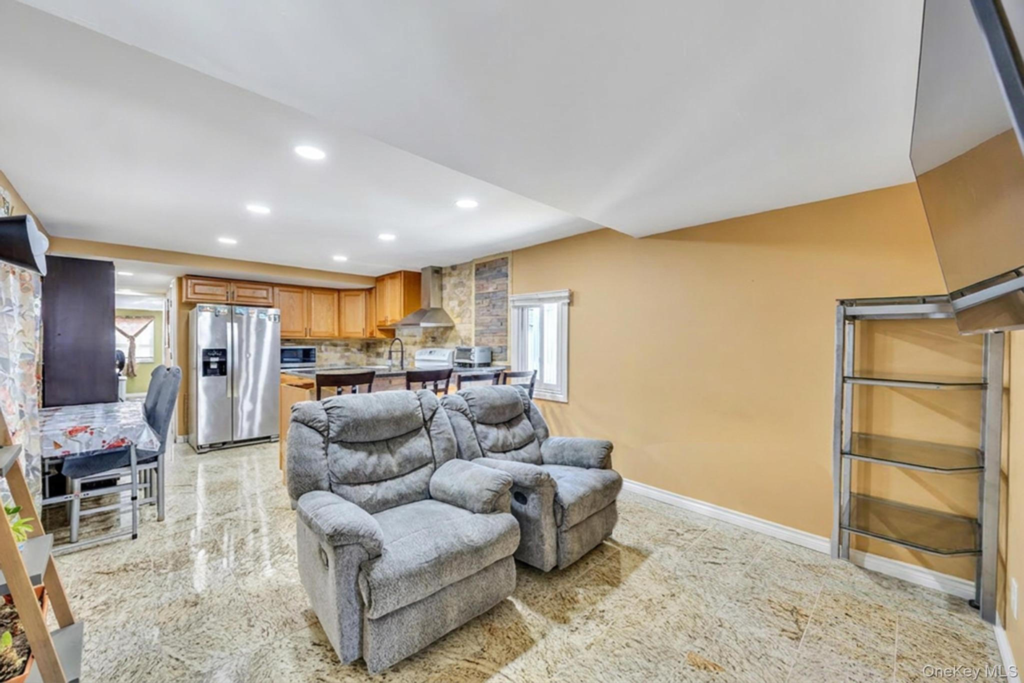 600 Broadway D14 Property Photo 15