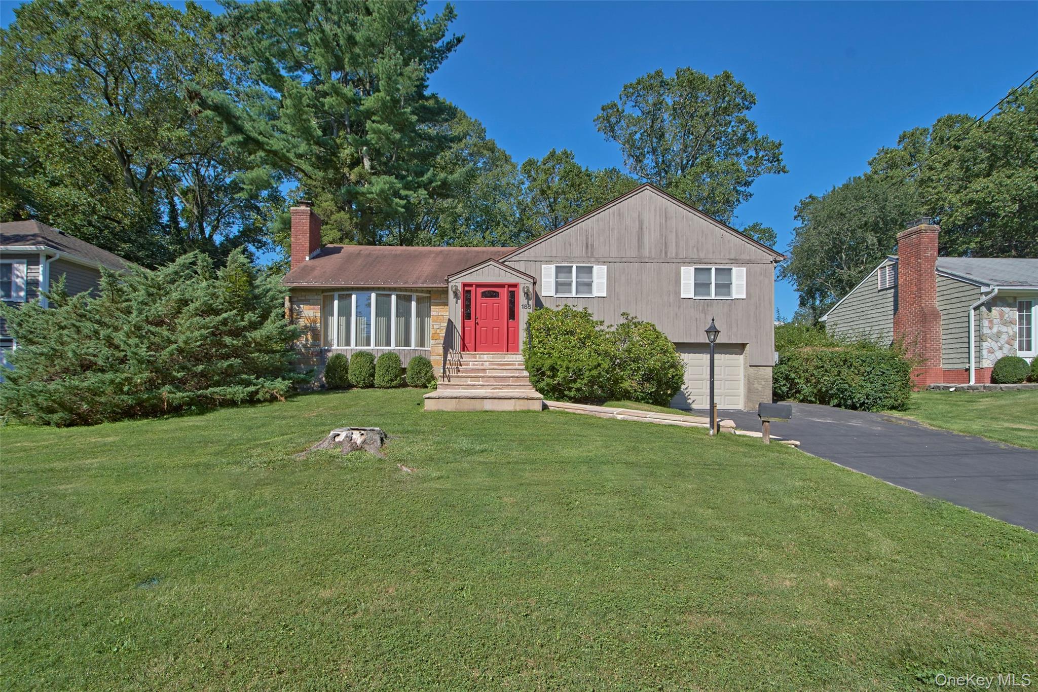 185 Pinewood Road Property Photo 1