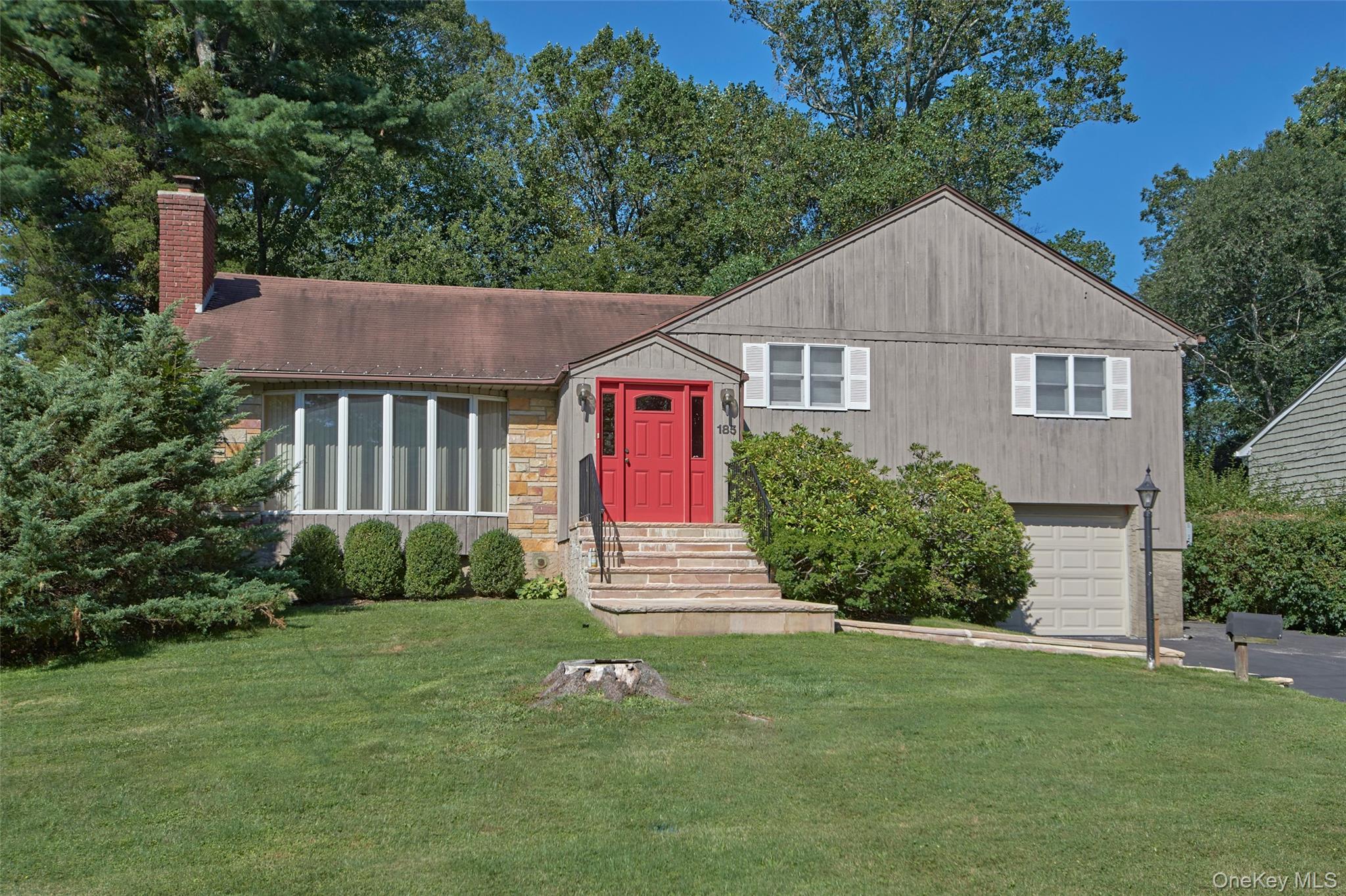 185 Pinewood Road Property Photo 2