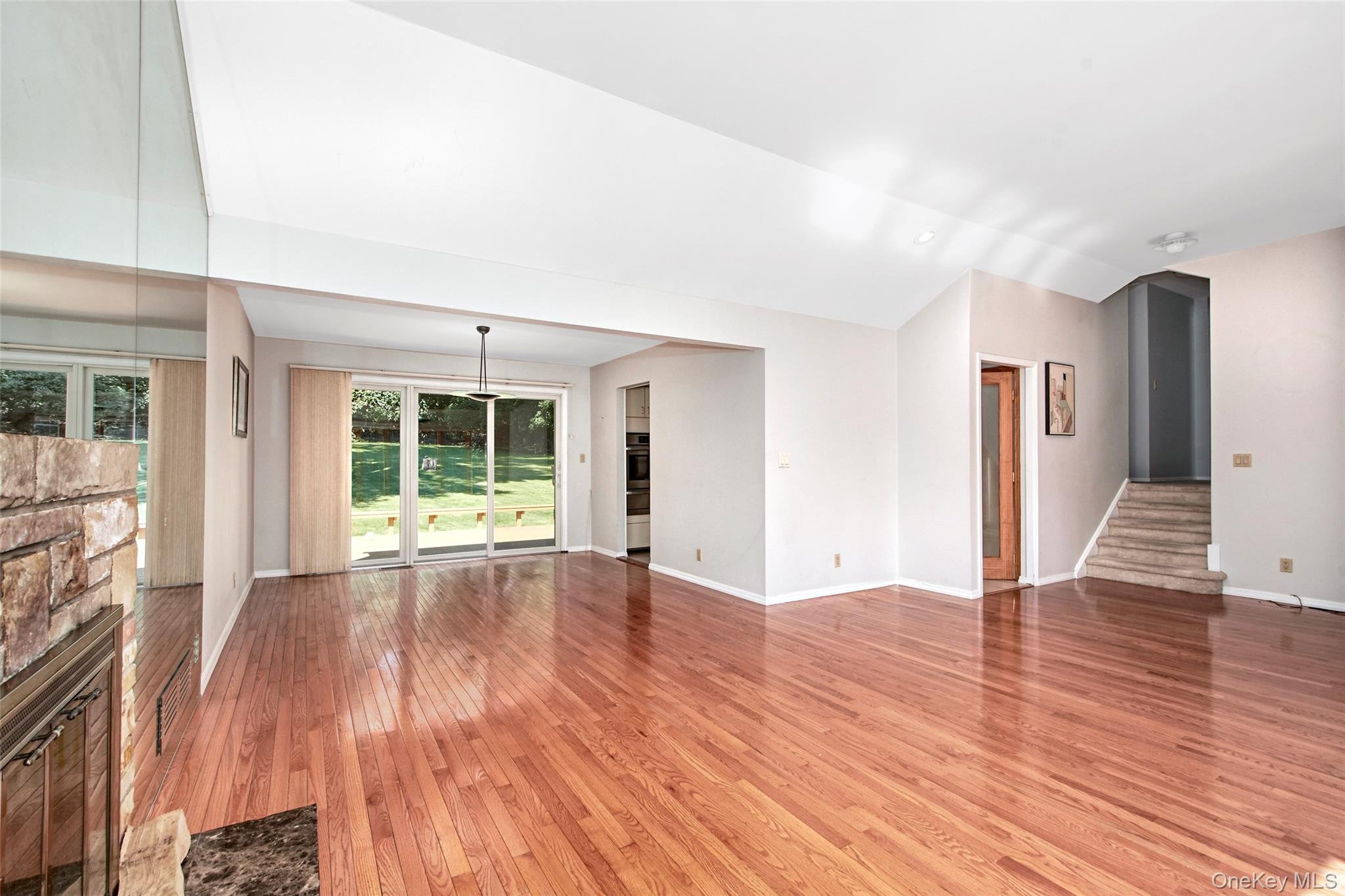 185 Pinewood Road Property Photo 6